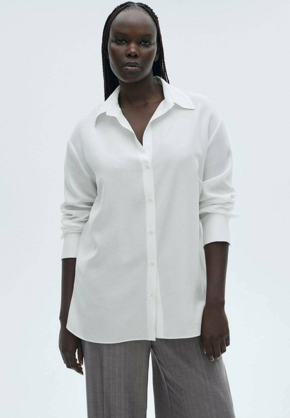 Mango Bluse mit Knopfleiste – cremeweiß