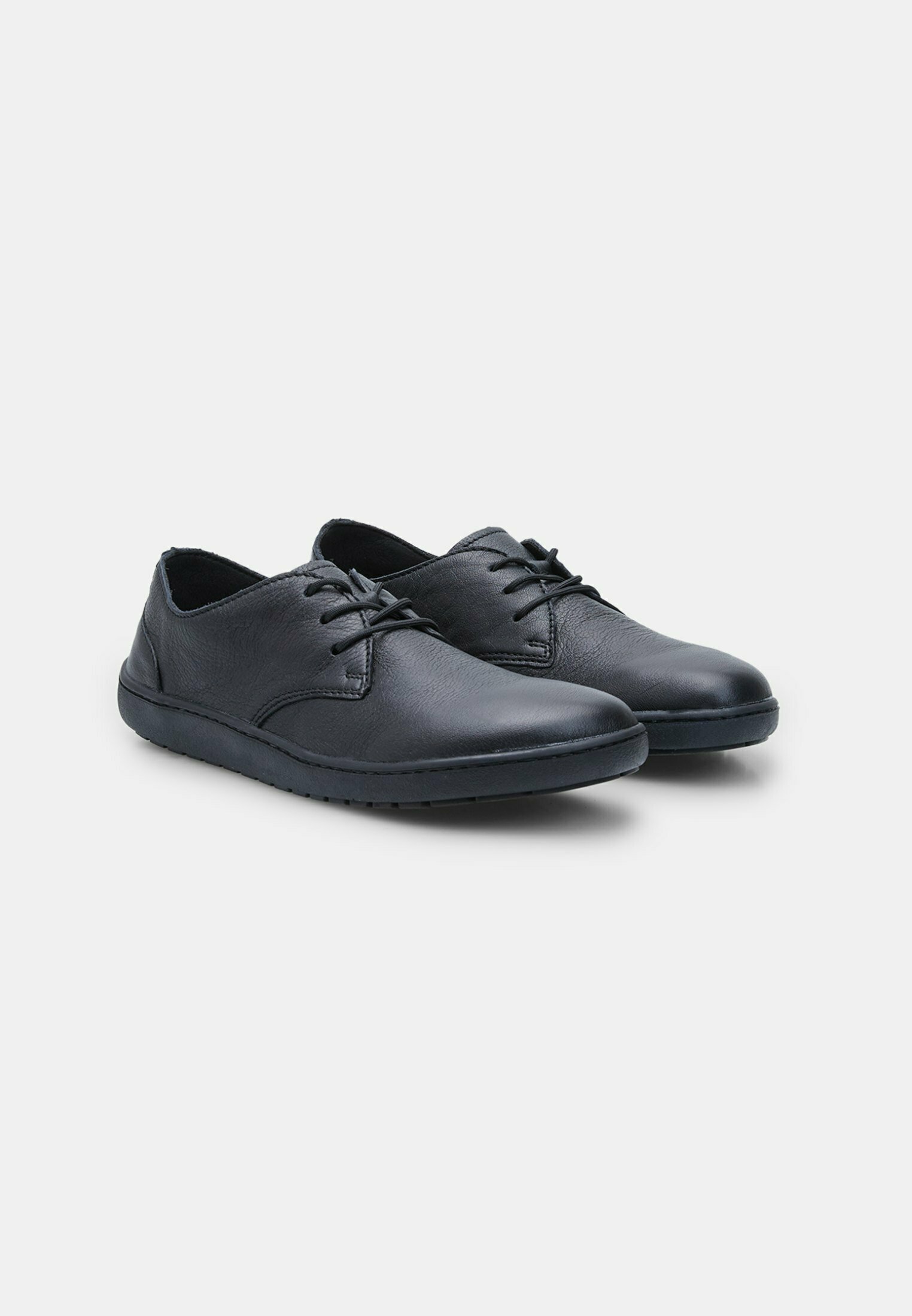 Chaussures à lacets Bata - noir