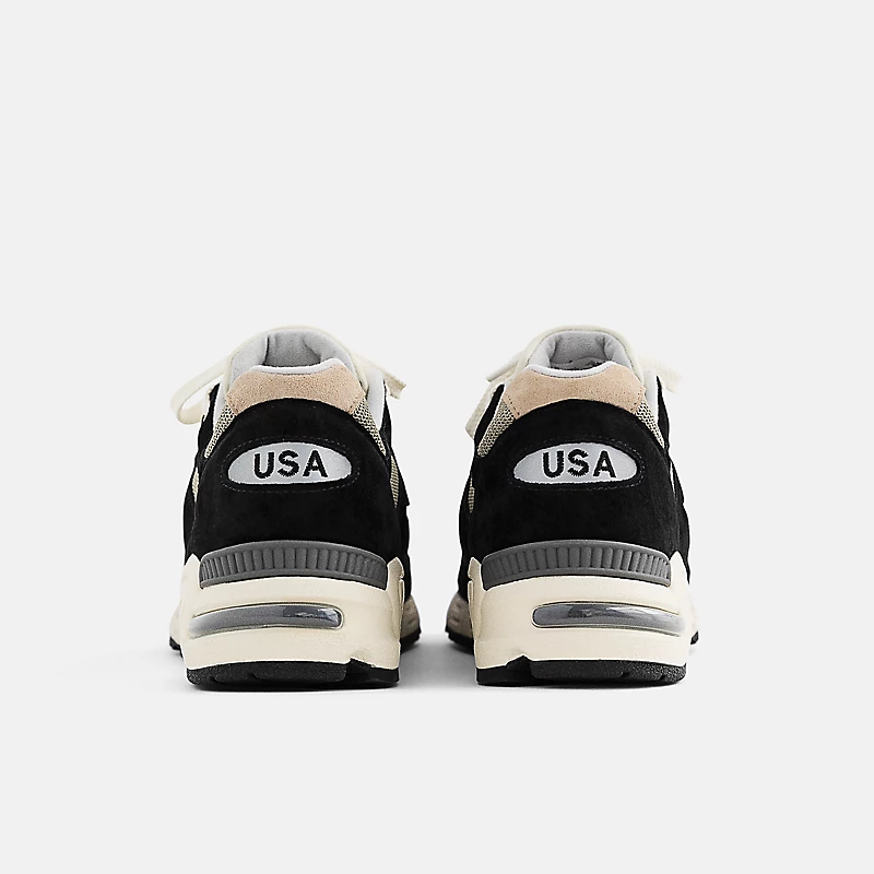 Męski modell MADE in USA 990v2 – czarny z prawdziwym kamuflażem