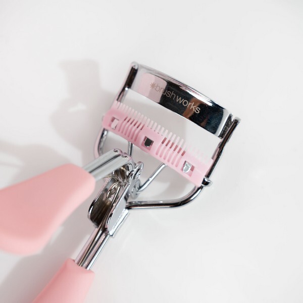 Brushworks Pro ripsientaivutin kammalla