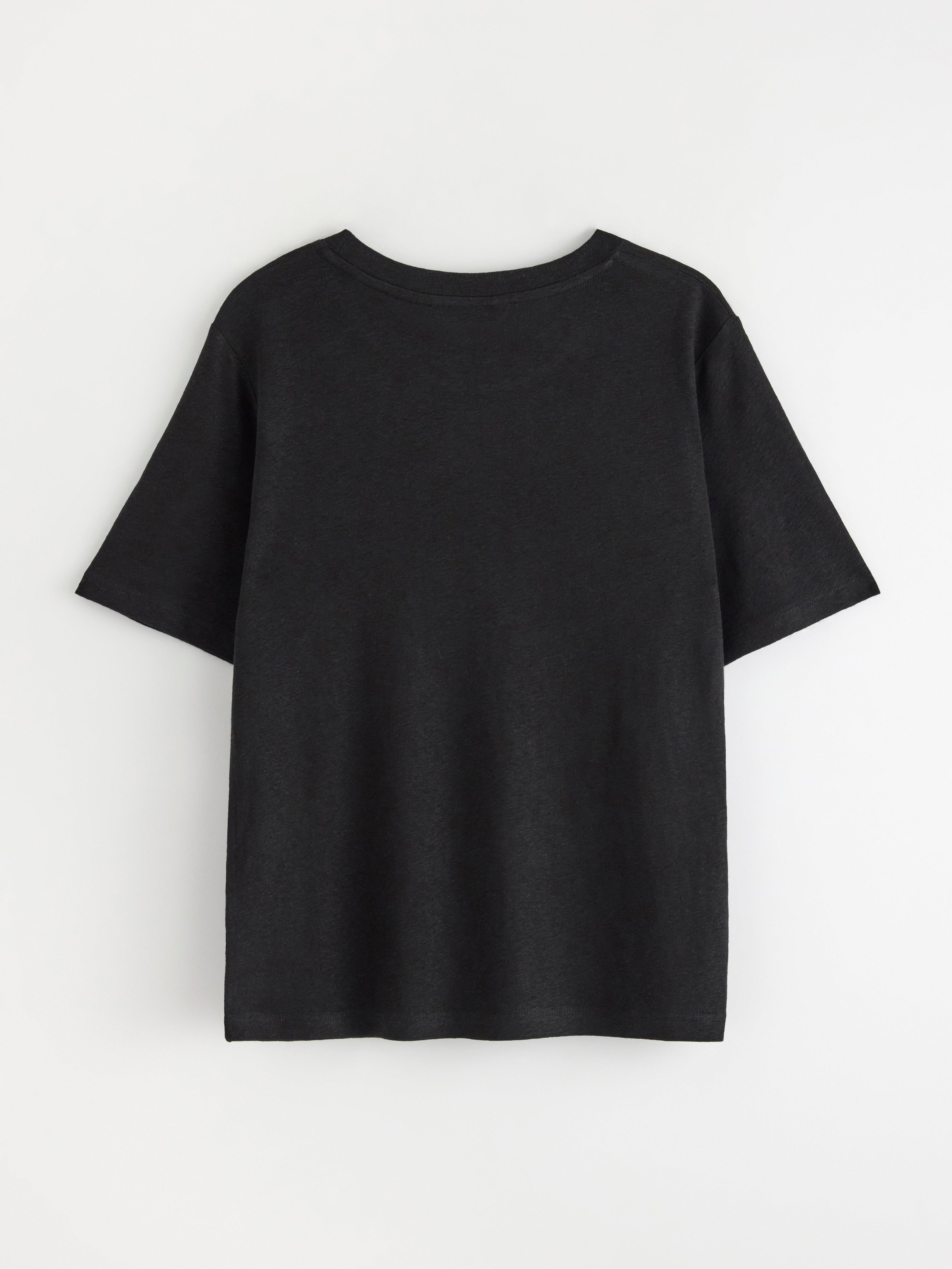 Camiseta em linho preto