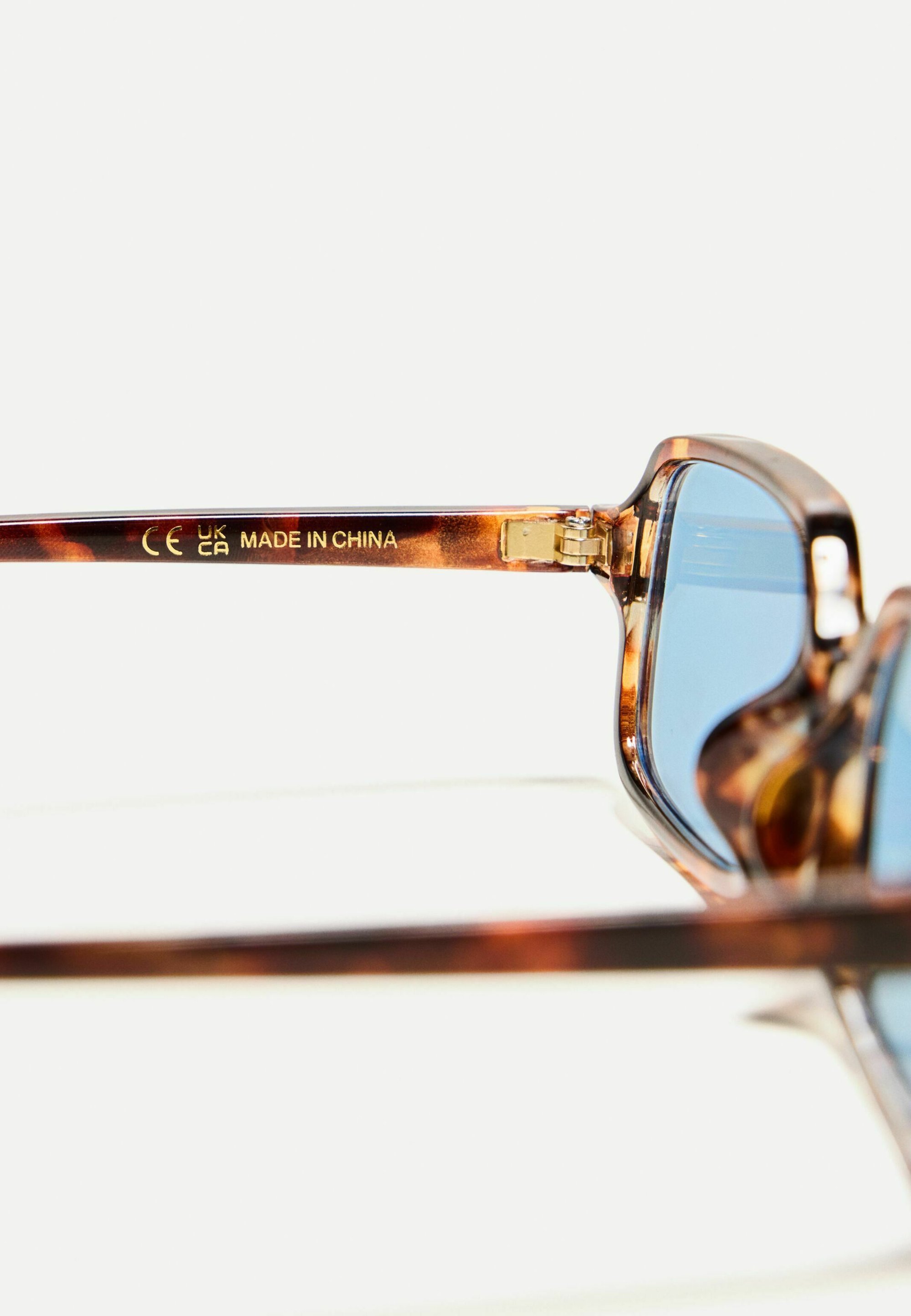 Lunettes de soleil Bershka RECTANGULAR EFFECT - bleu foncé