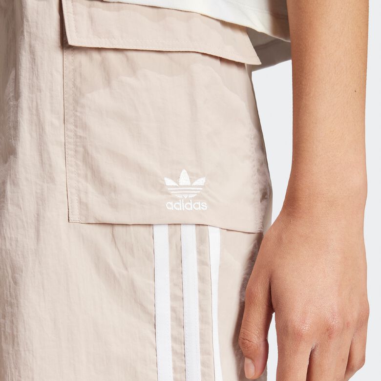 Kurze Cargohose mit 3 Streifen, Sommerglanz