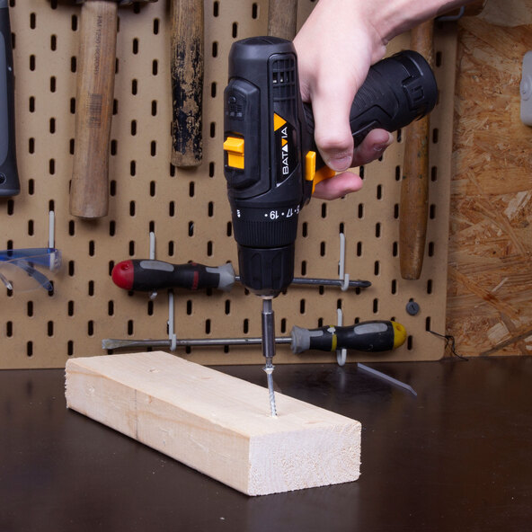 Værktøjssæt med akku-skruetrækker, 70 dele.