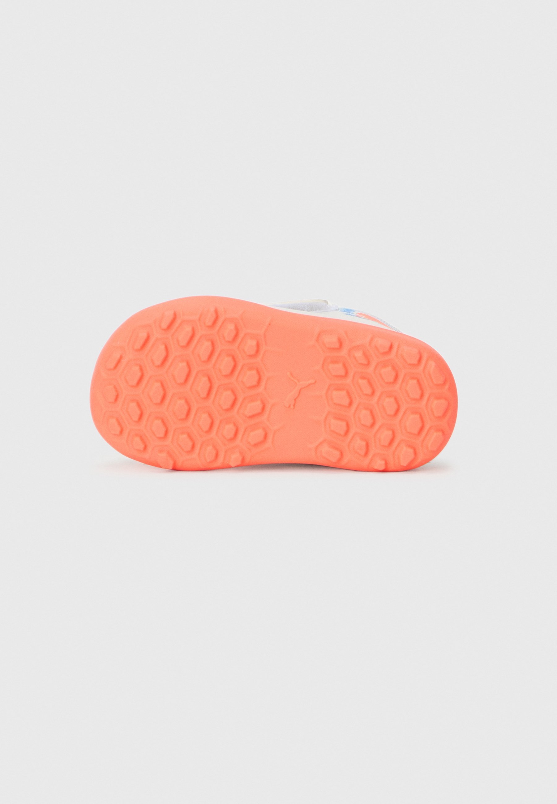 Puma FUTURE 8 UNISEX - Kopačky na halový futbal - biela/oranžová