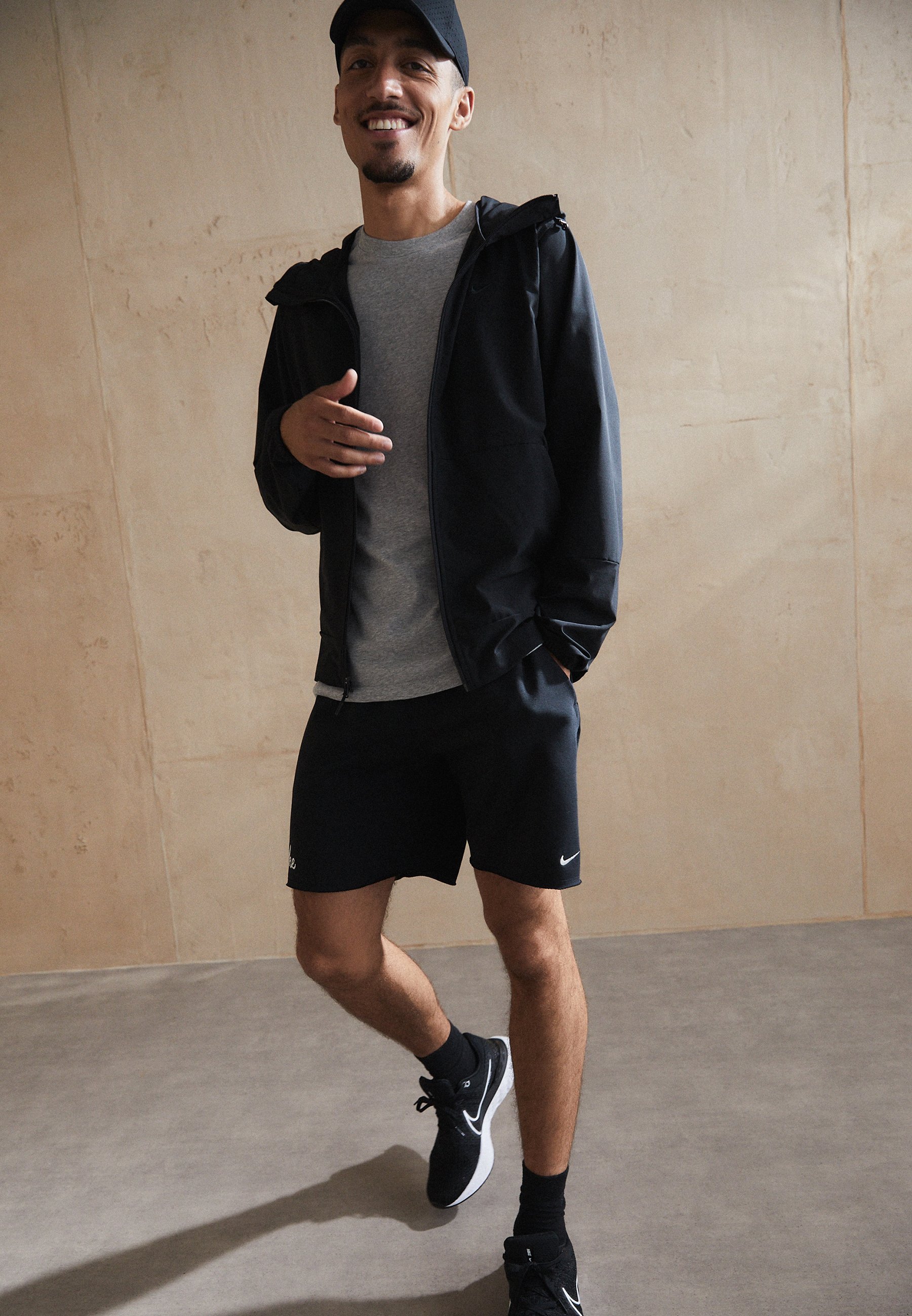 Nike Performance UNLIMITED - Verryttelytakki - black
