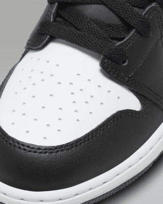 Air Jordan 1 Mid Older Kids' Shoes
