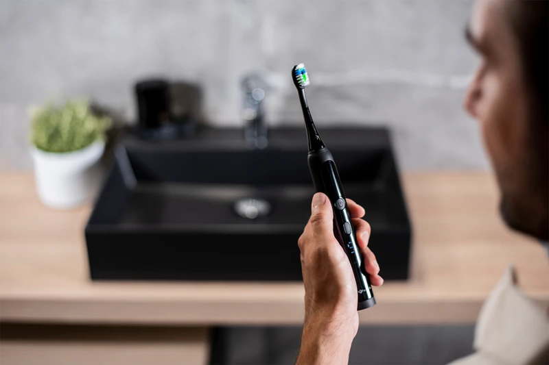 Sonický zubní kartáček TrueLife SonicBrush K150 UV