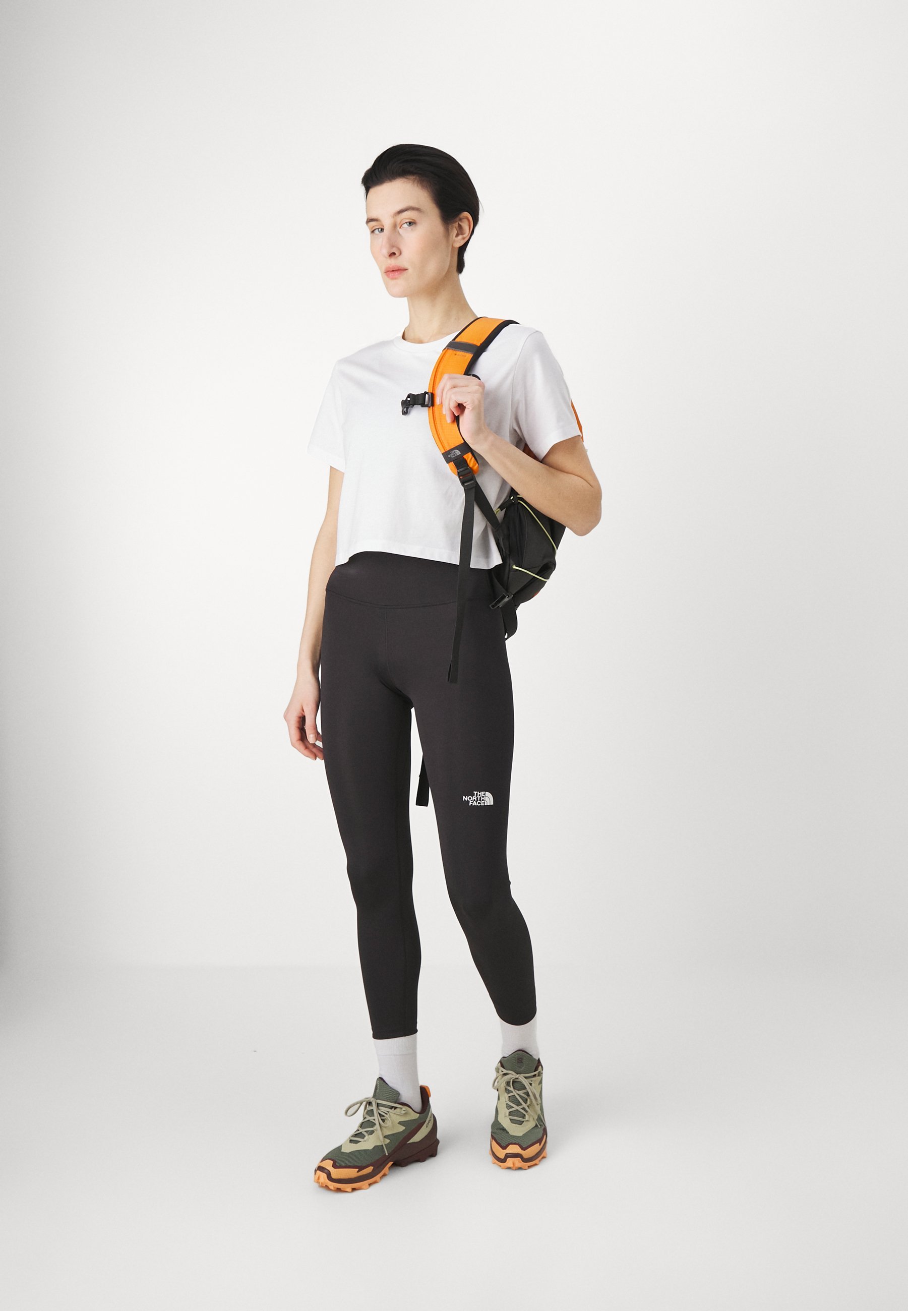 The North Face SIMPLE DOME CROPPED SLIM T-shirt - T-shirt met print - wit