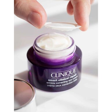 Clinique Smart Clinical Repair -ryppyvoide silmänympärysvoide 15ml