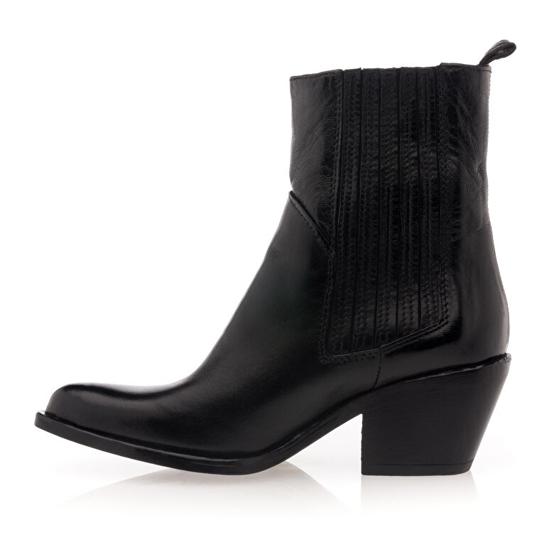  Schwarze Damenstiefel / Stiefeletten