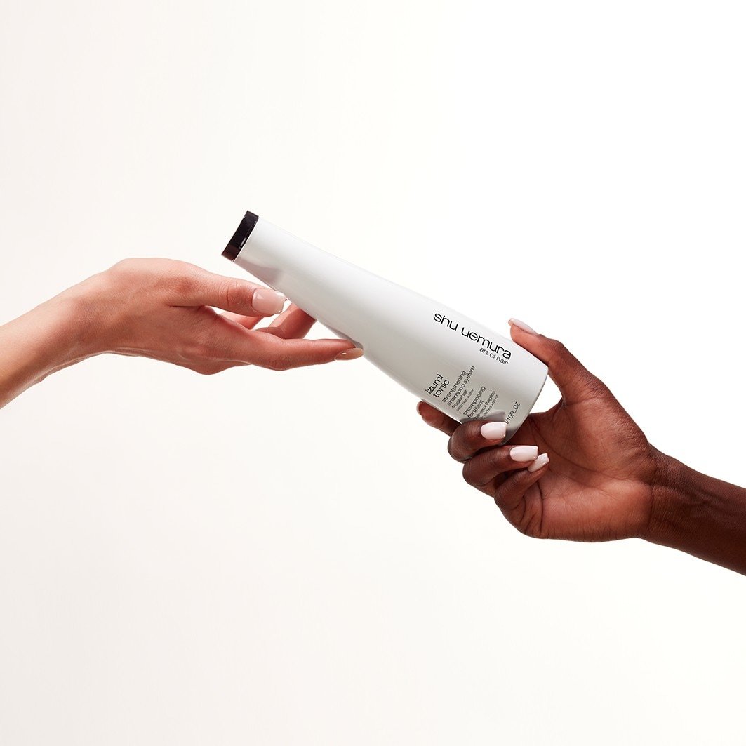 Shu Uemura Izumi Tonic Stärkendes šampon - 300 ml