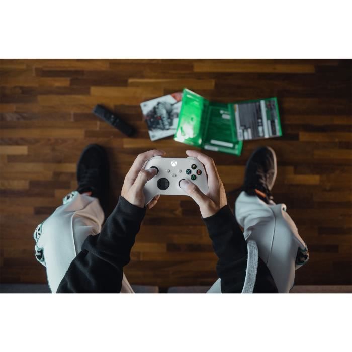 Mando inalámbrico Xbox de color blanco robot