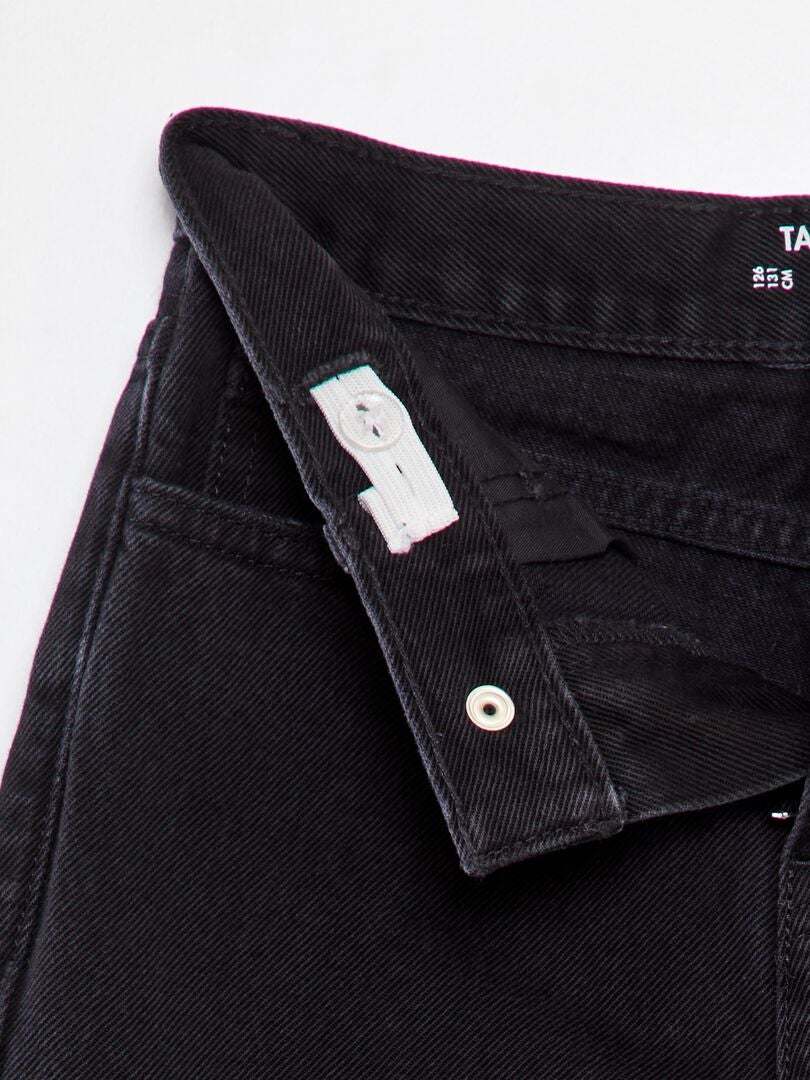 Calça jeans com perna afunilada - CINZA