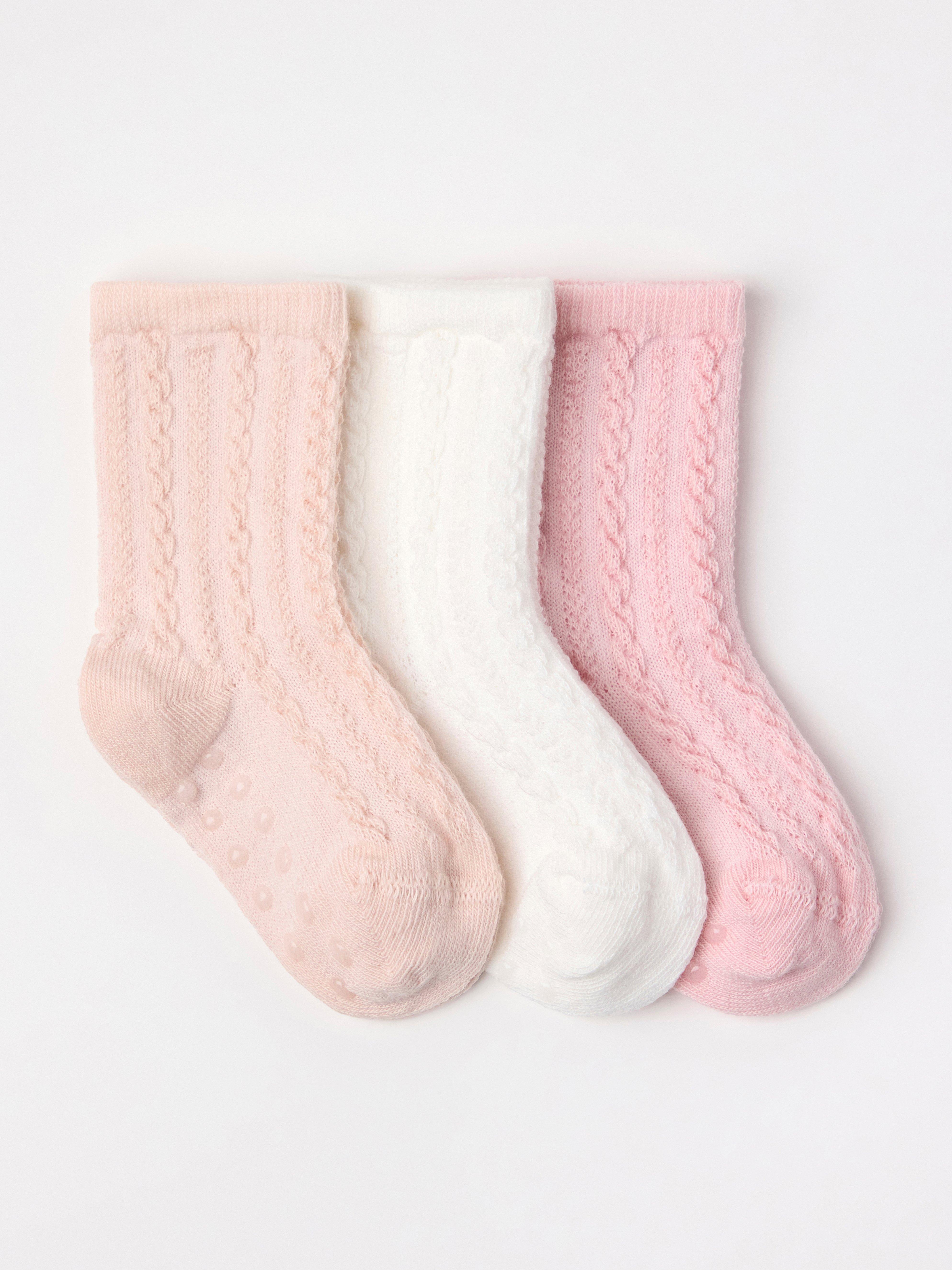 Pacote com 3 pares de meias de tricô trançado na cor Branco Claro Acinzentado