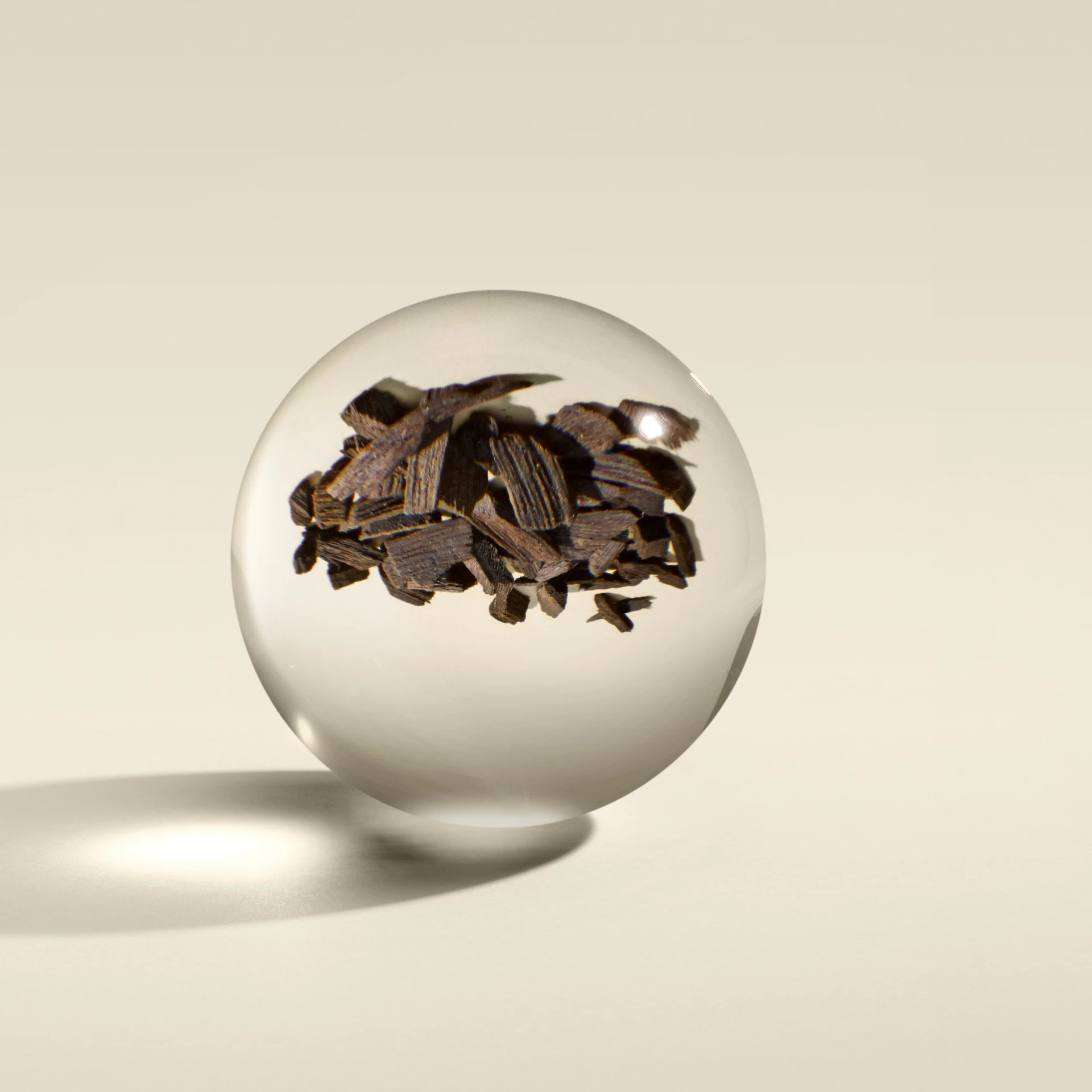 Luksuzna mirisna svijeća Mesmerising Oudh Accord & Gold 600 g - Molton Brown