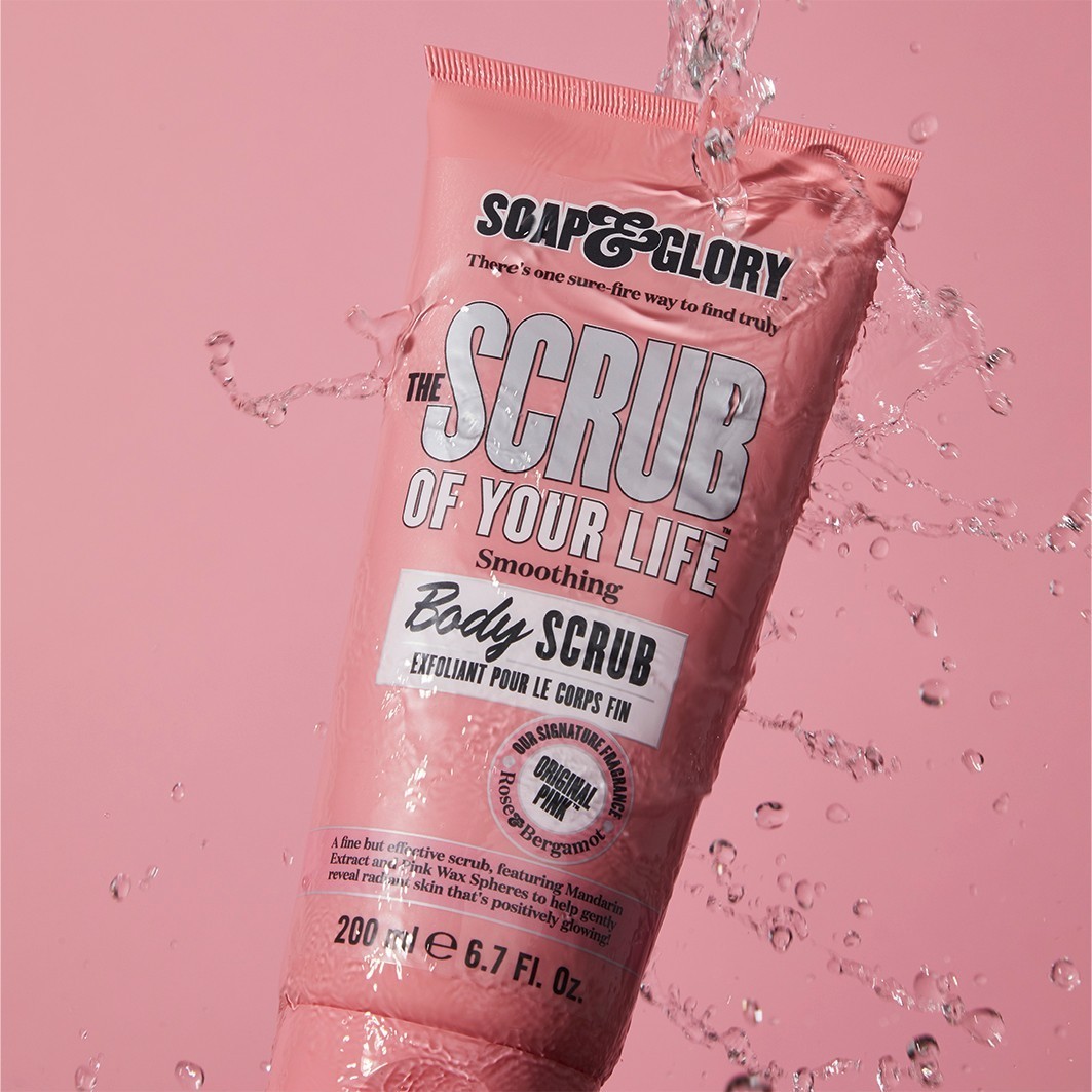 Piling za tijelo Soap & Glory „Piling vašeg života“ – 200 ml