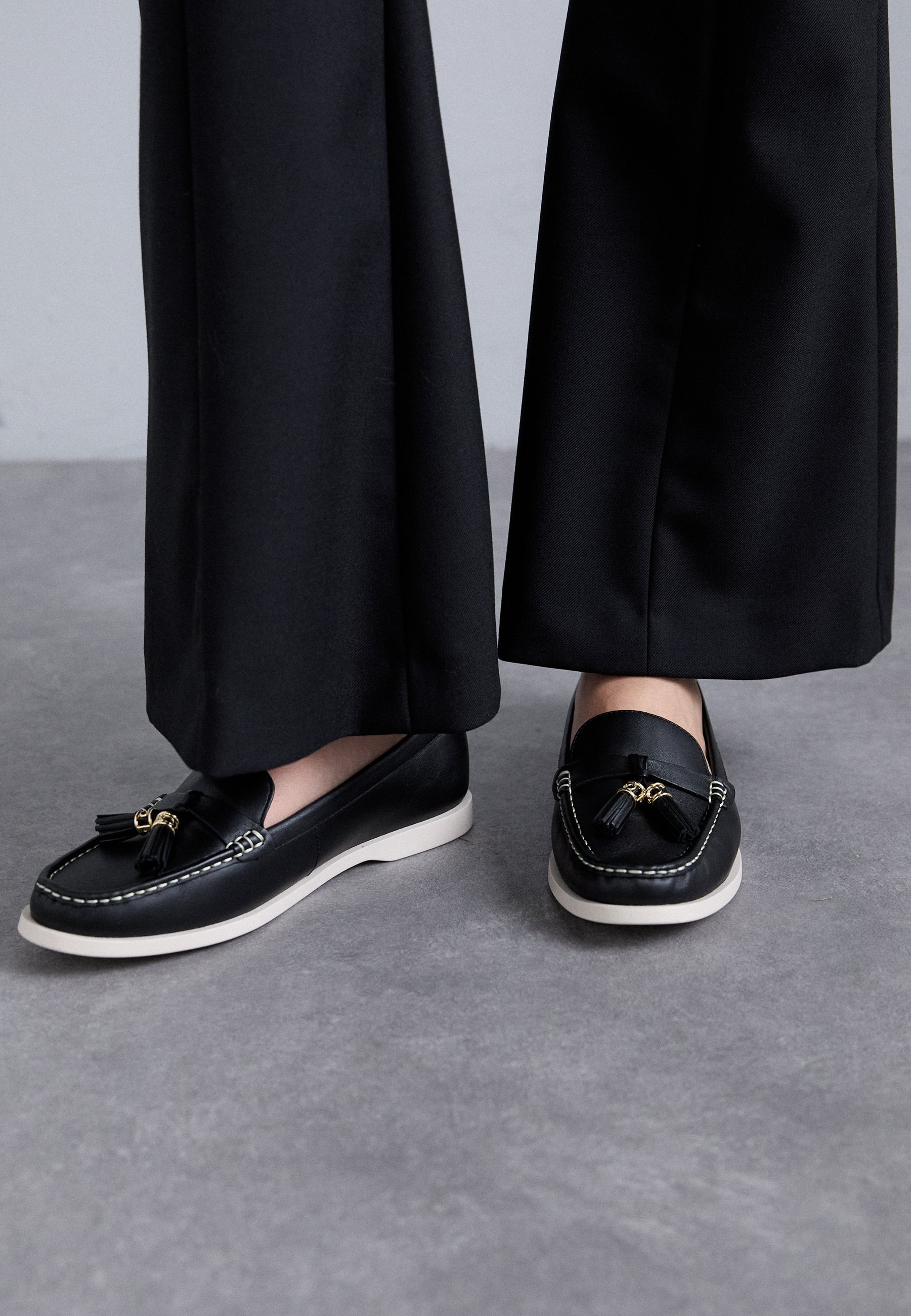 MICHAEL Michael Kors KIERNAN LOAFER - Instappers - zwart