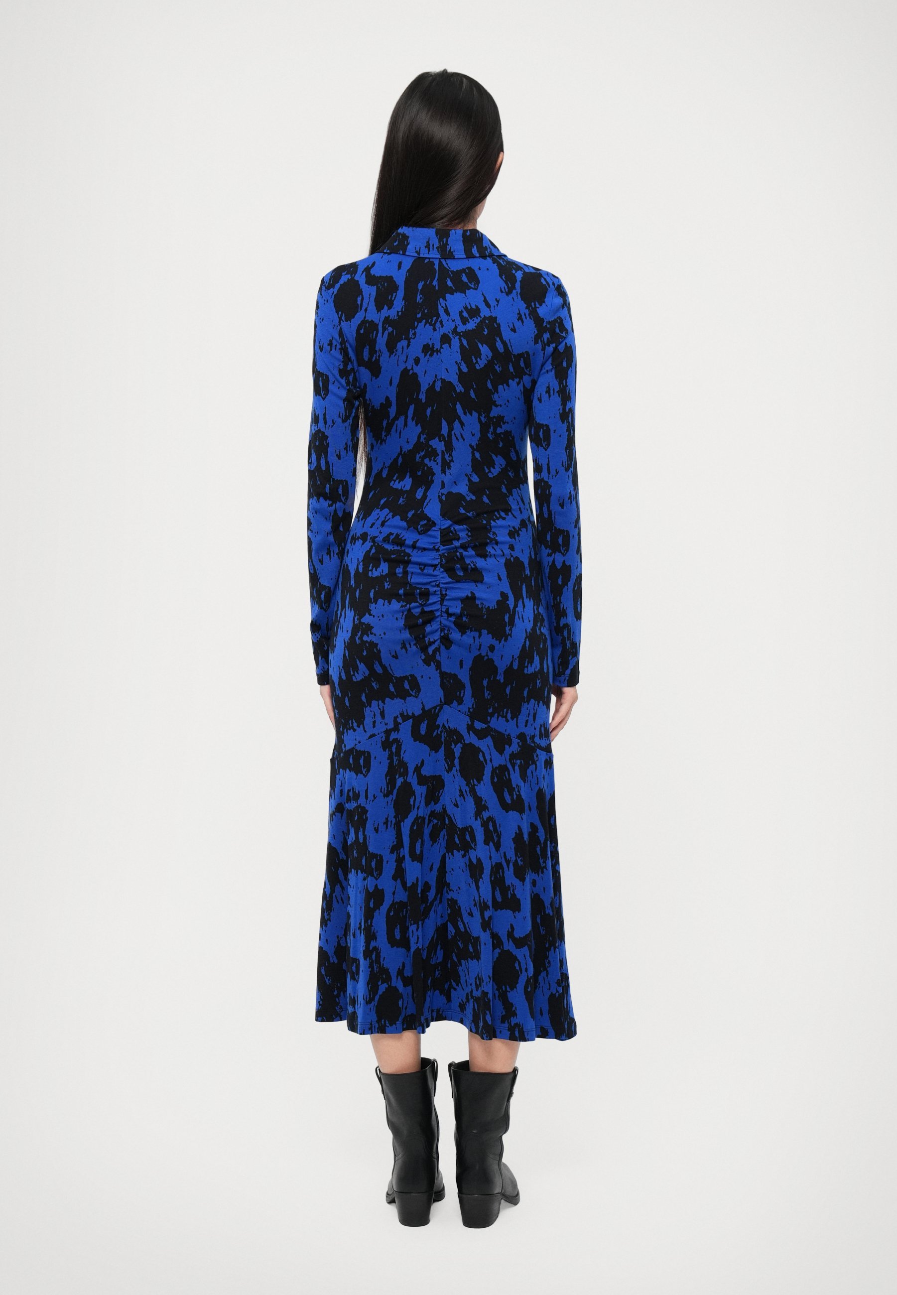 DRESS - Žerzejové šaty - black/blue