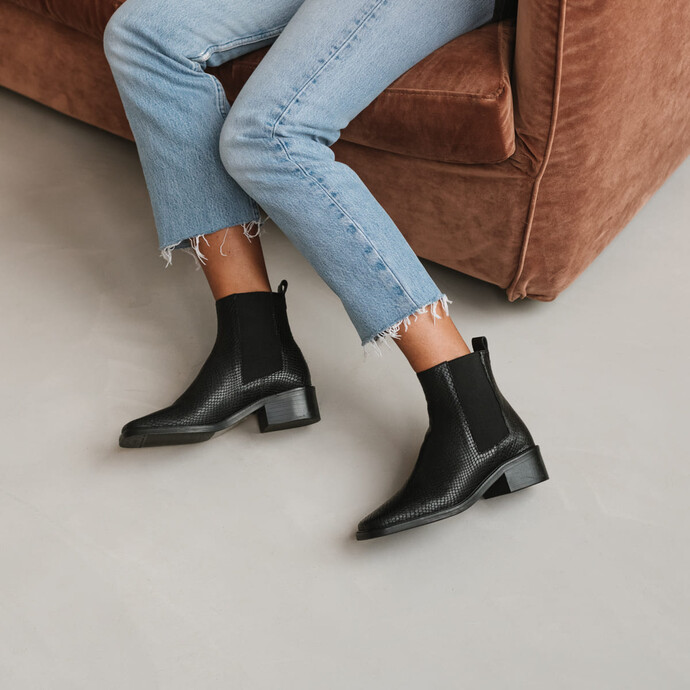 Bottines à talons  en cuir reptile noir