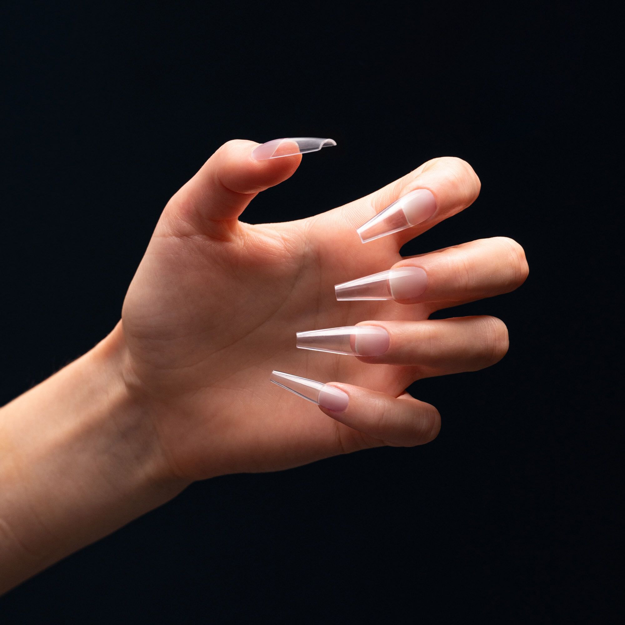 Tipy na celoplošné krytí laku na nehty Mani King Instant Nails