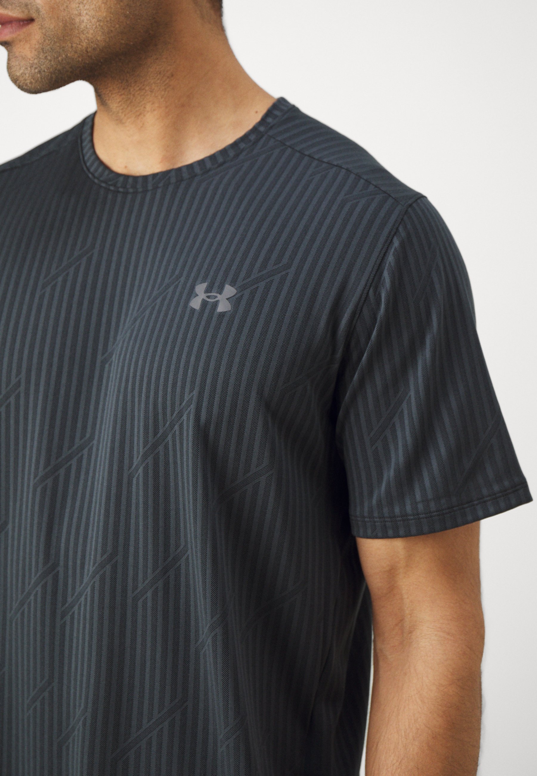 Under Armour VENT - Sport T-shirt - zwart/kasteelrots