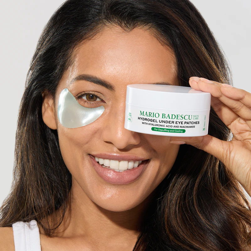 Os adesivos de hidrogel para a área dos olhos Mario Badescu combatem o inchaço e as olheiras.