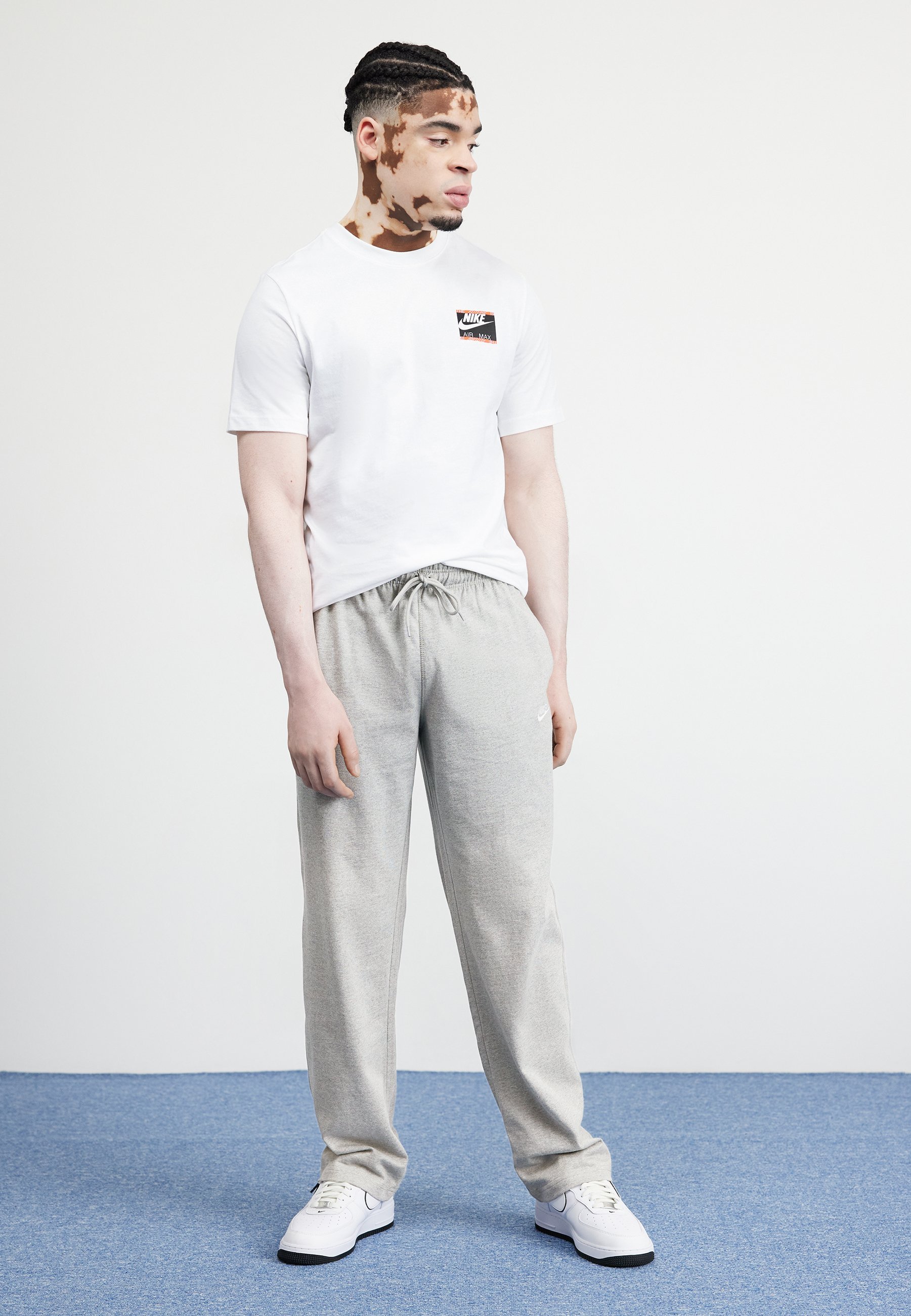 Teplákové nohavice Nike Sportswear