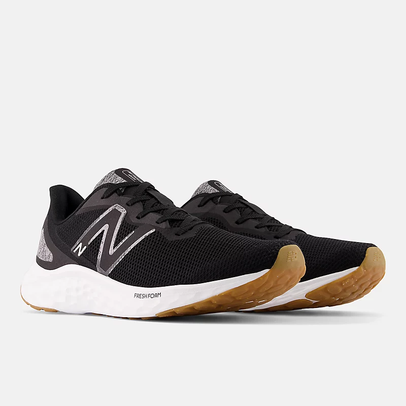 Ανδρικό Fresh Foam Arishi v4 - Μαύρο με Ασημί Μεταλλικό Φινίρισμα και Λάστιχο 020