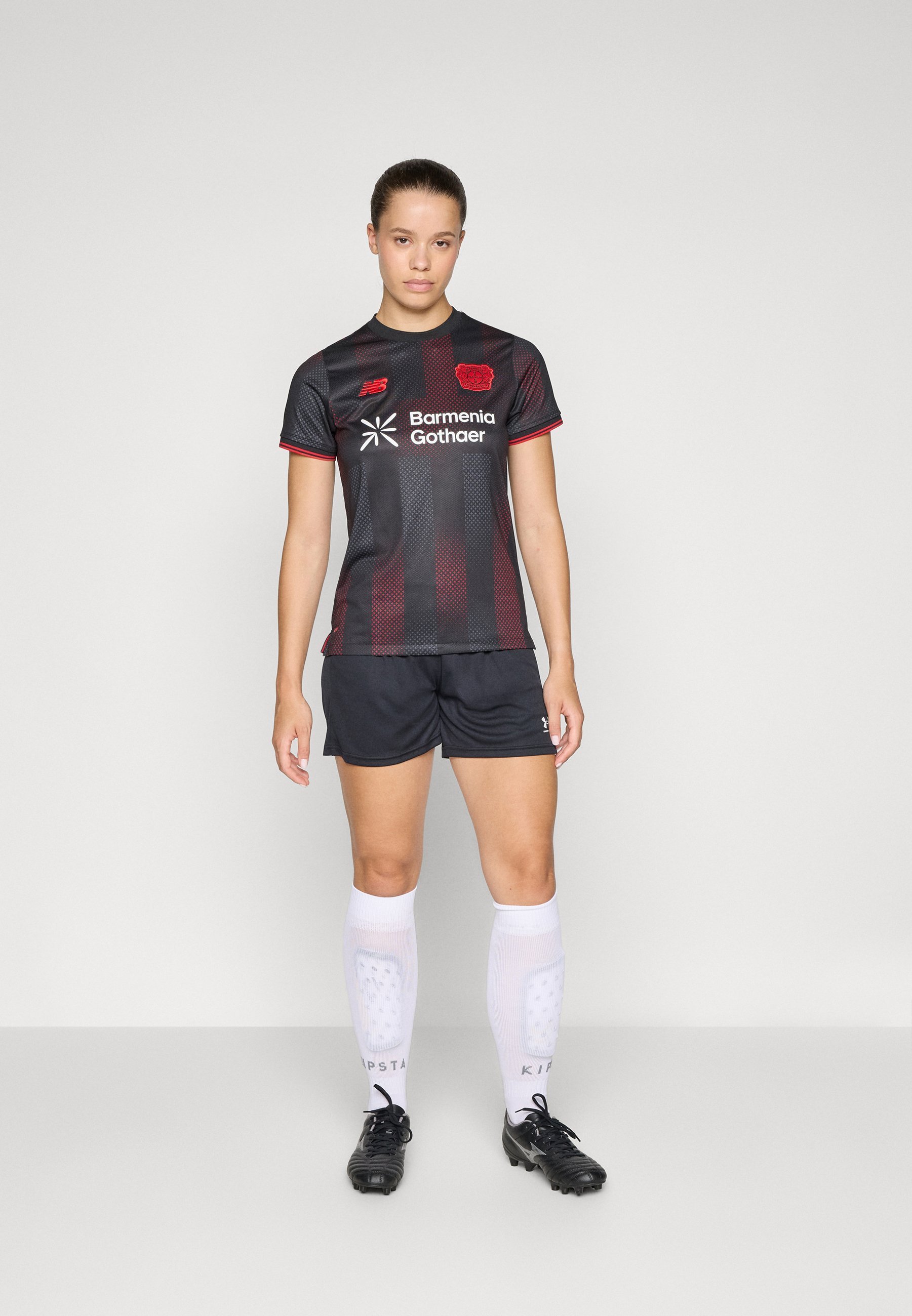New Balance BAYER 04 HOME NAISTE LÜHIKESTE VARRUKATEGA SÄRK - Klubirõivad - koduseks kasutamiseks