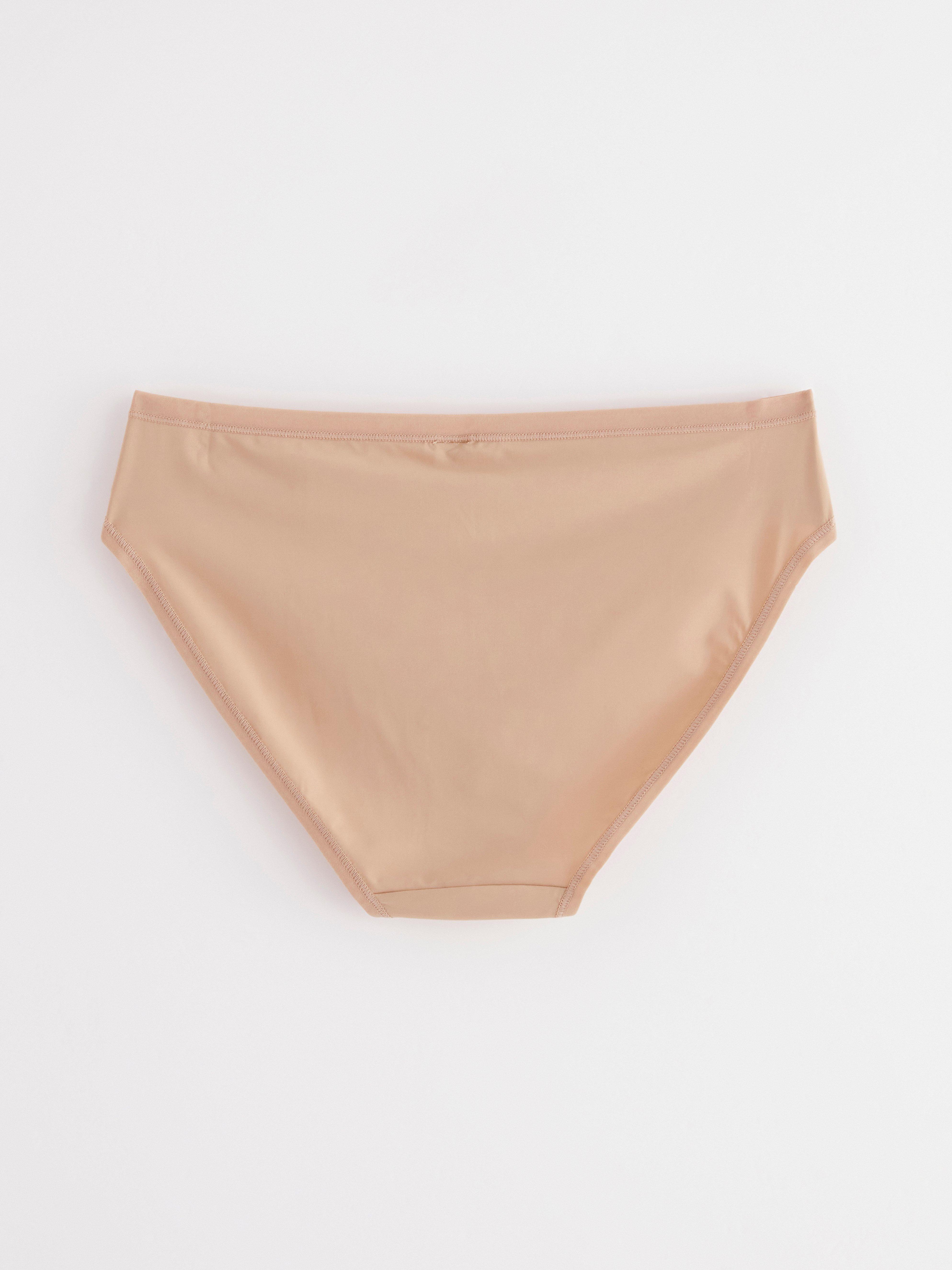 Braguita de bikini de cintura normal, color beige.