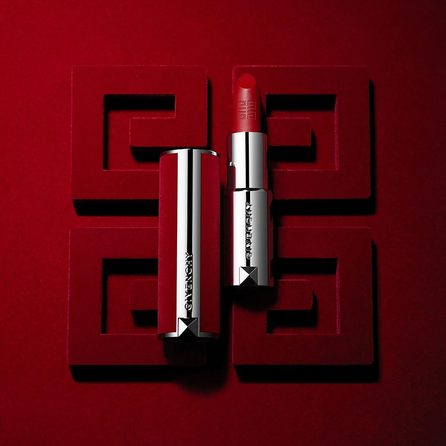 Le Rouge – ruj cu finisaj mat, lucios și perlat