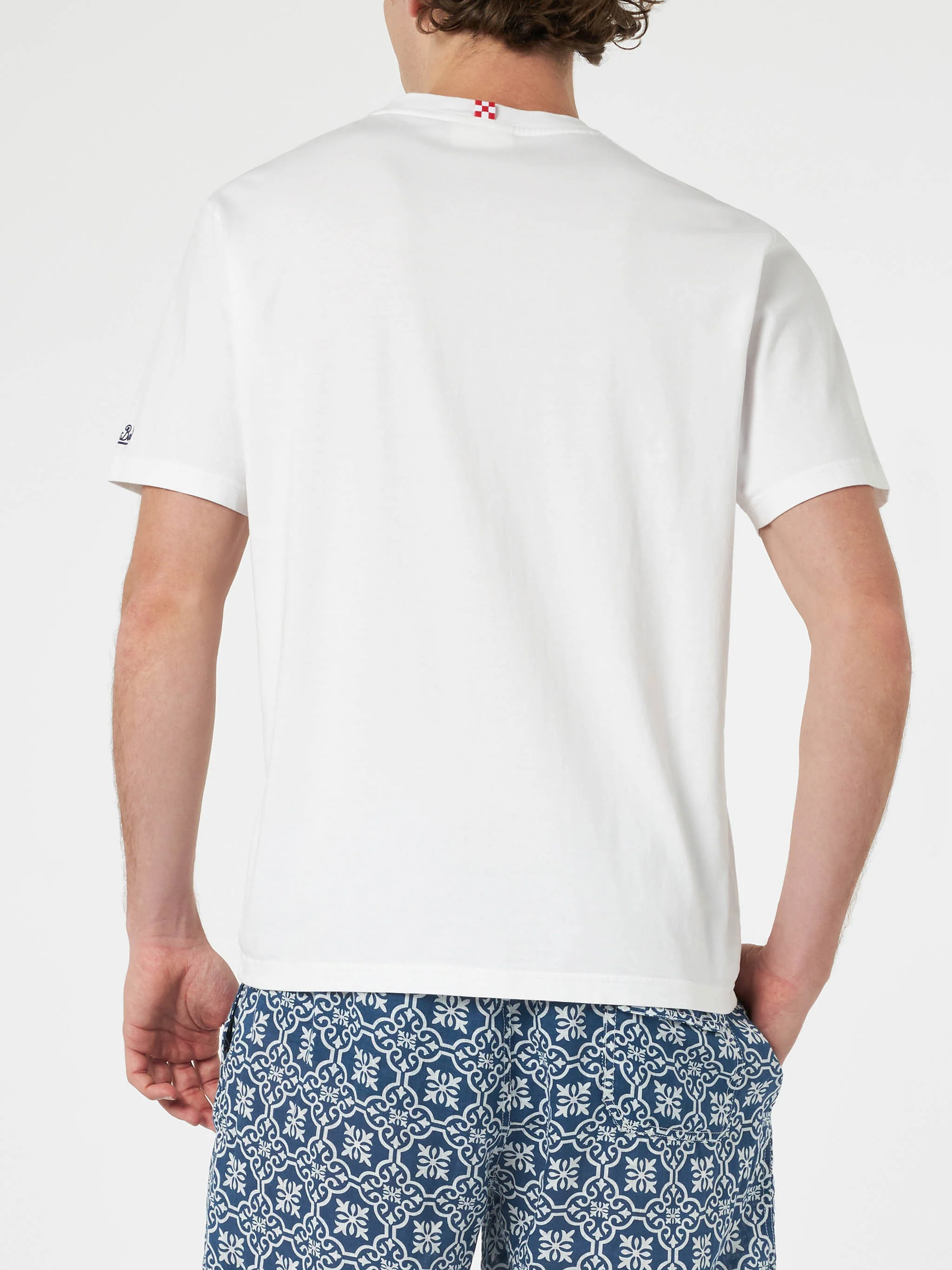 Portofino Special Edition heren T-shirt van biologisch katoen met 'Chi Non Muore Poi Riveve'-borduurwerk, wit, ronde hals, korte mouwen | MC2 Saint Barth