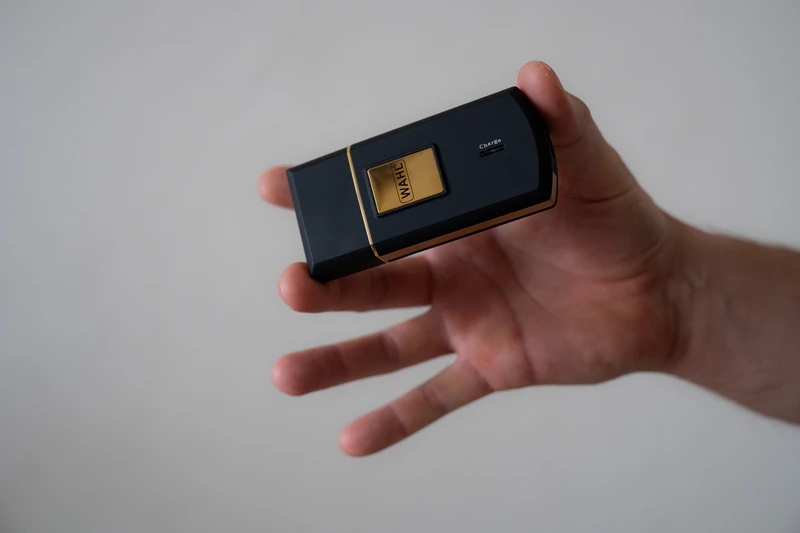 Wahl Travel Shaver Gold Edition ceļojumu bārdas skuveklis