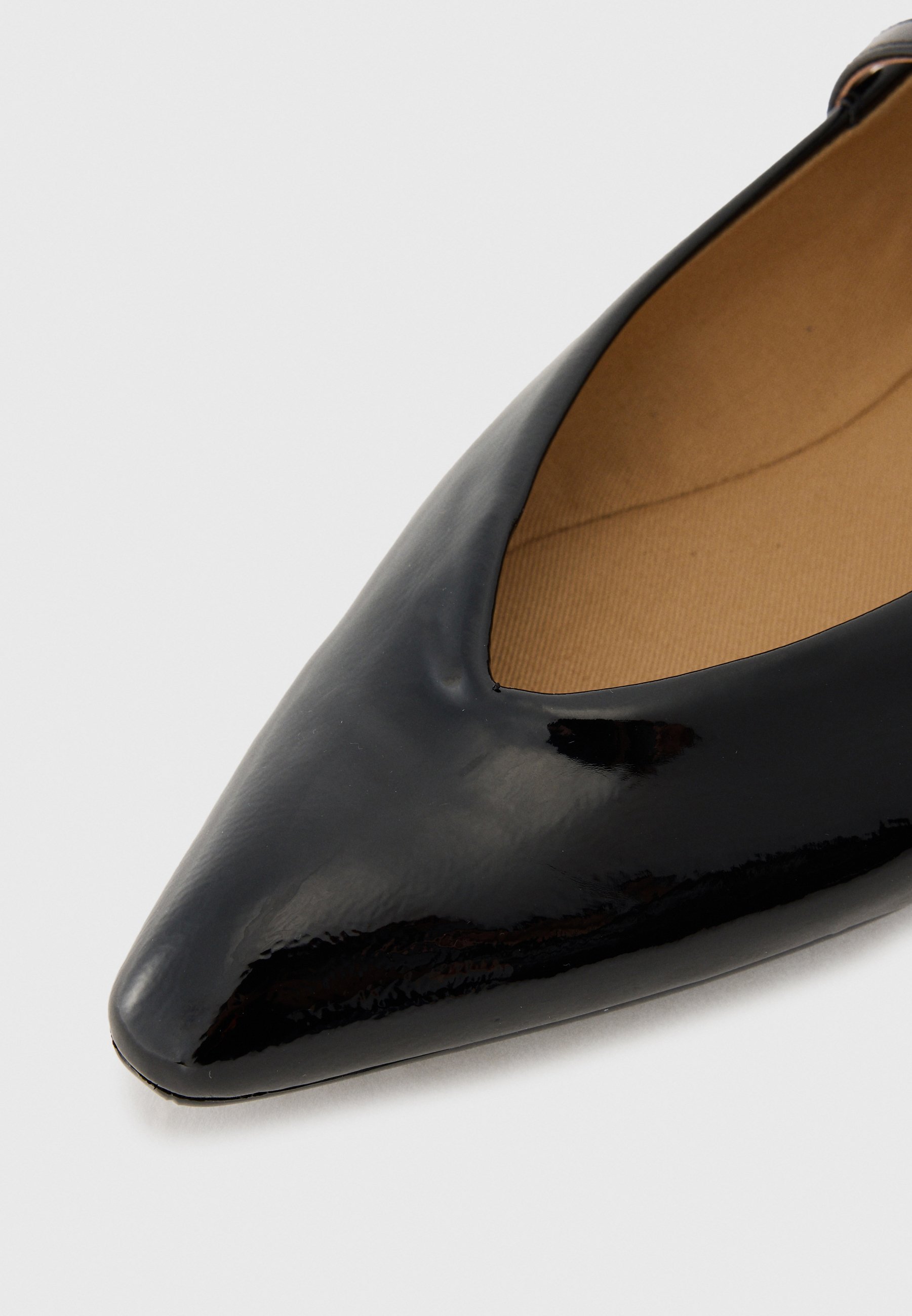 Armani Exchange ballerina's - zwart