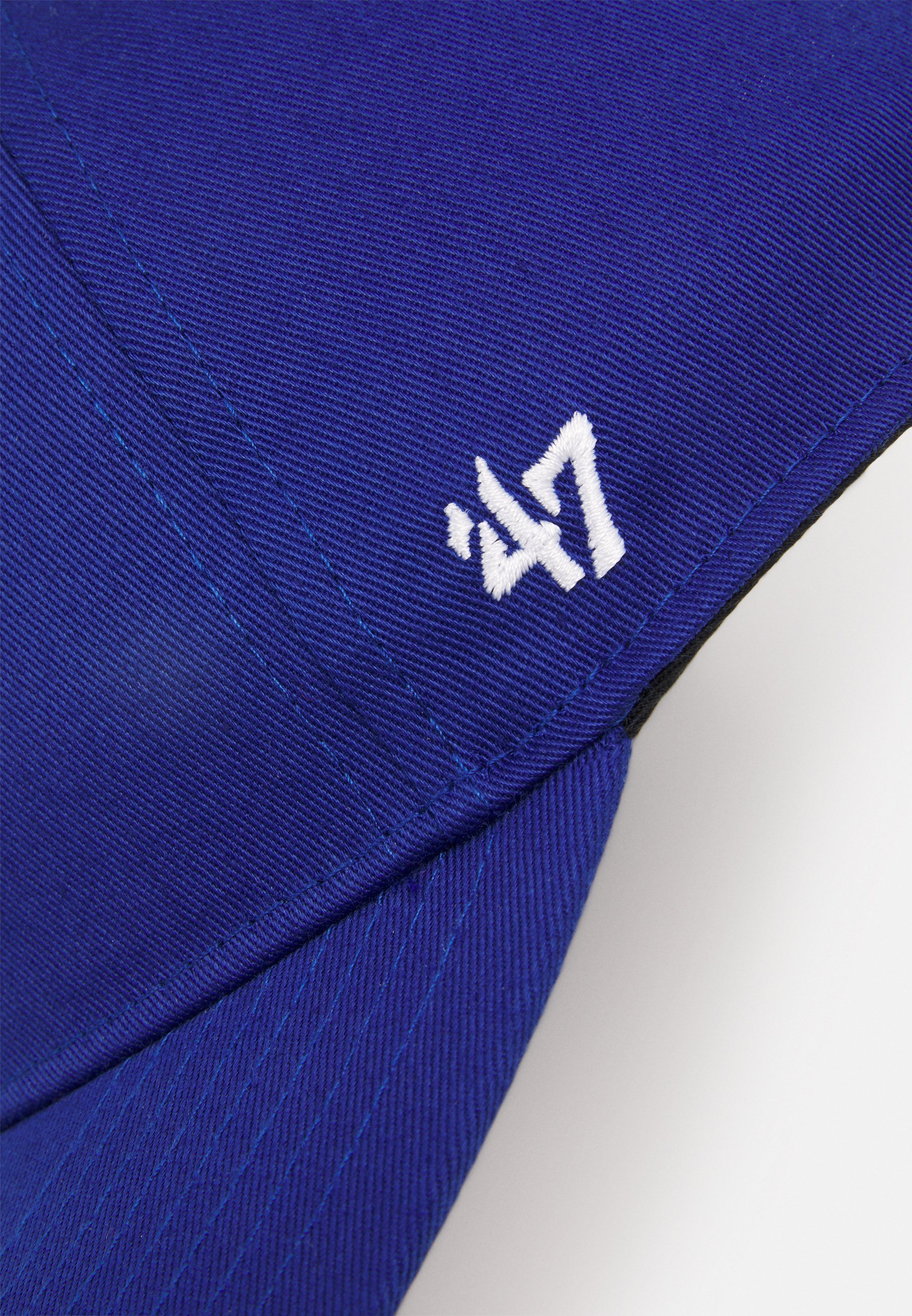 '47 Caps