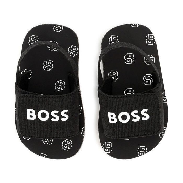 Chanclas negras Boss para niños: prácticas, cómodas y con estilo.