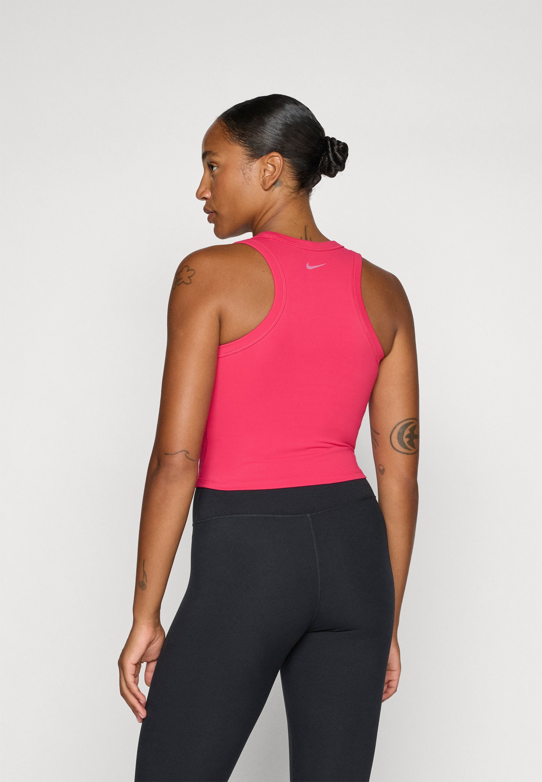 Canotta corta aderente Nike Performance ONE - Top - rosa acceso