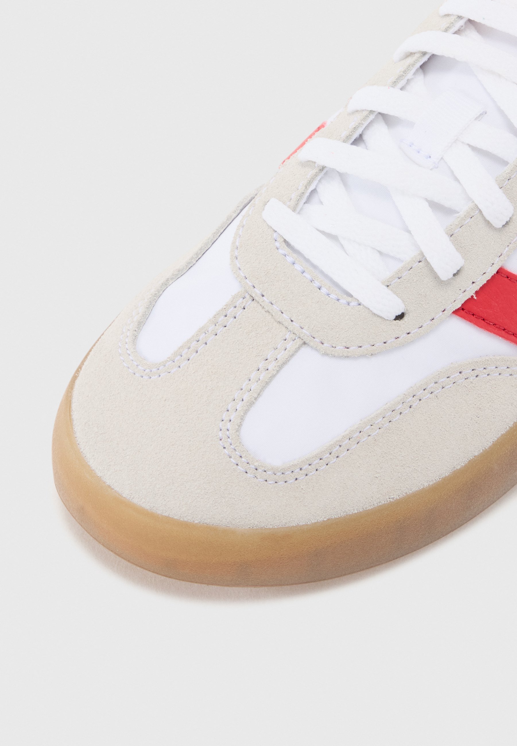 adidas Performance BARREDA DECODE ARSENAL UNISEX - Scarpe da calcetto indoor - bianco/rosso fragola/gomma