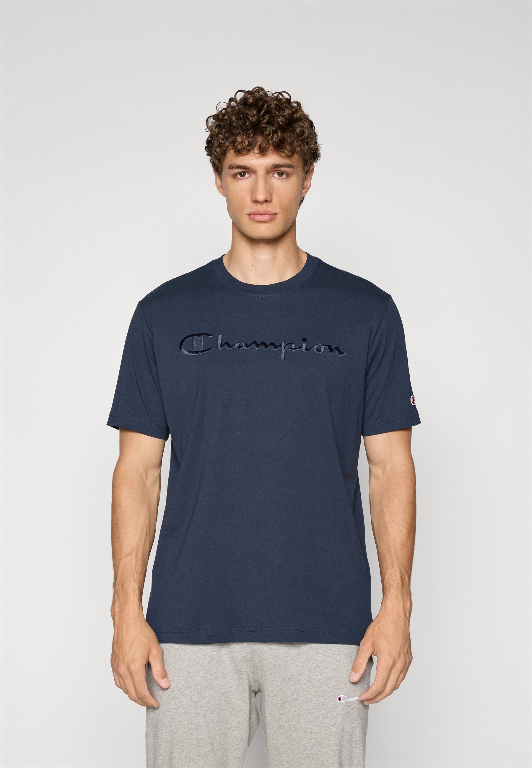 Champion ICONS TONAL CREWNECK MET GROOT LOGO - T-shirt met print - marineblauw