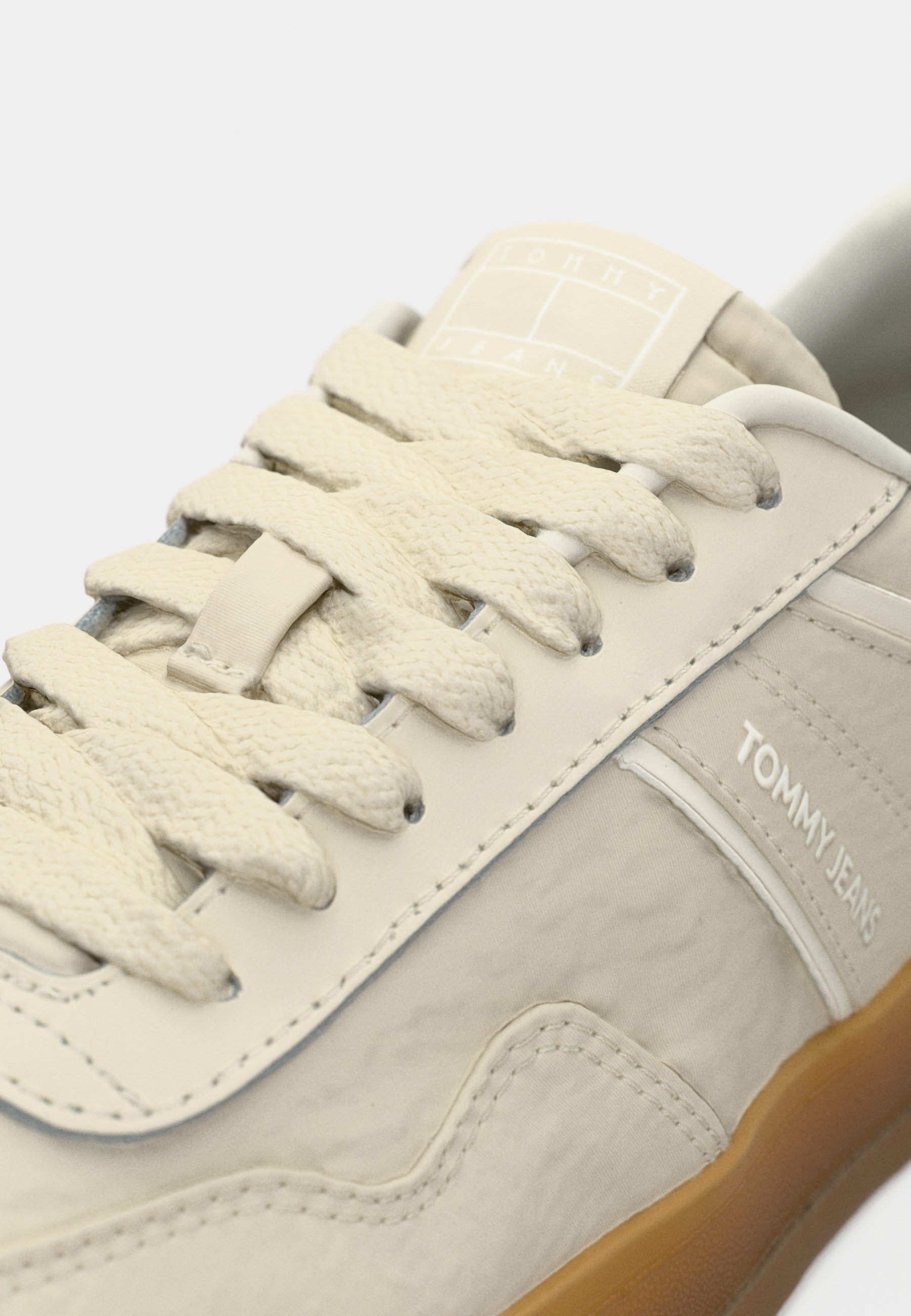 Tommy Jeans THE GREENWICH - Scarpe da ginnastica - beige con stampa a giornale