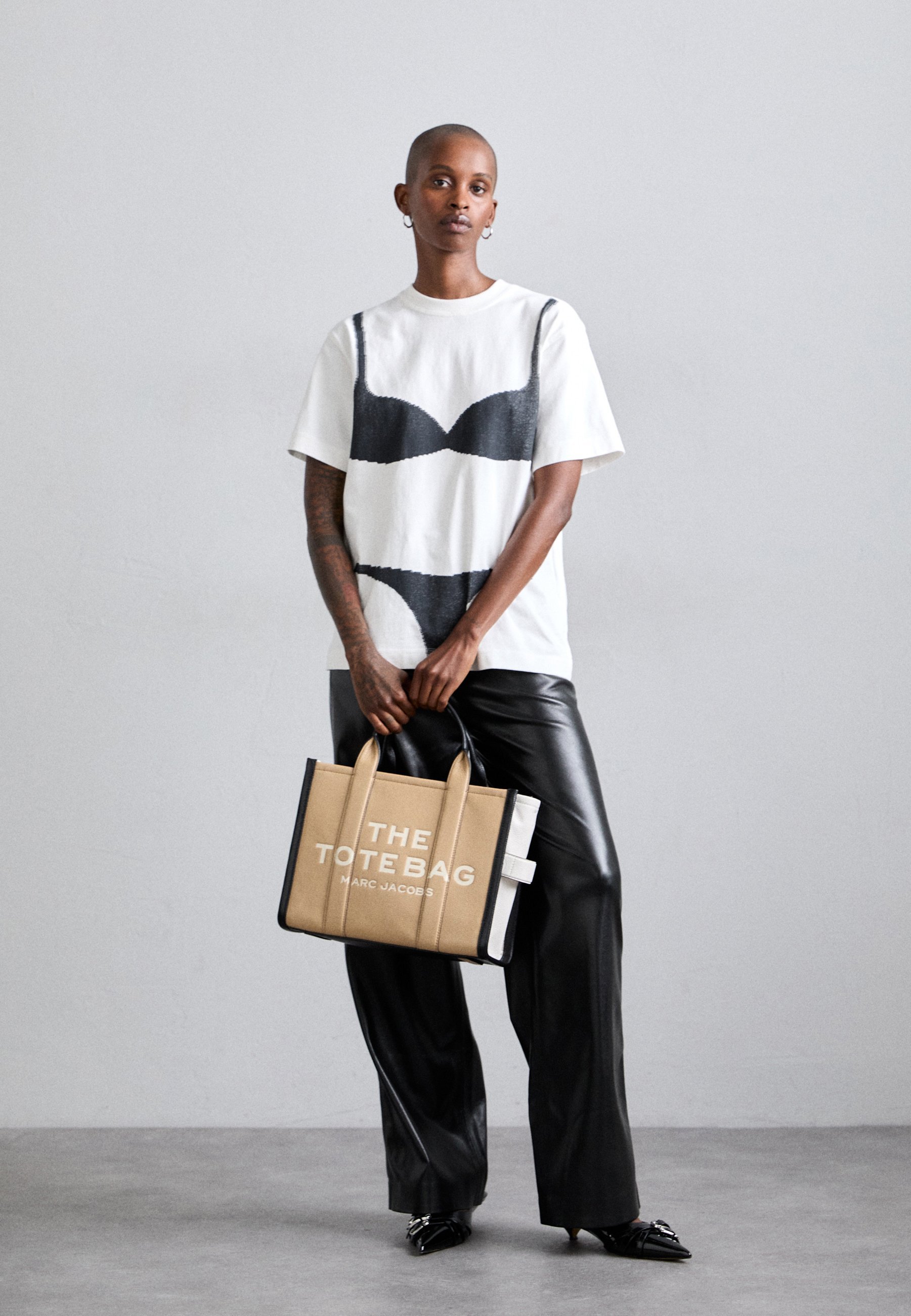 MARC JACOBS THE MEDIUM TOTE - Sac à main - camel multicolore
