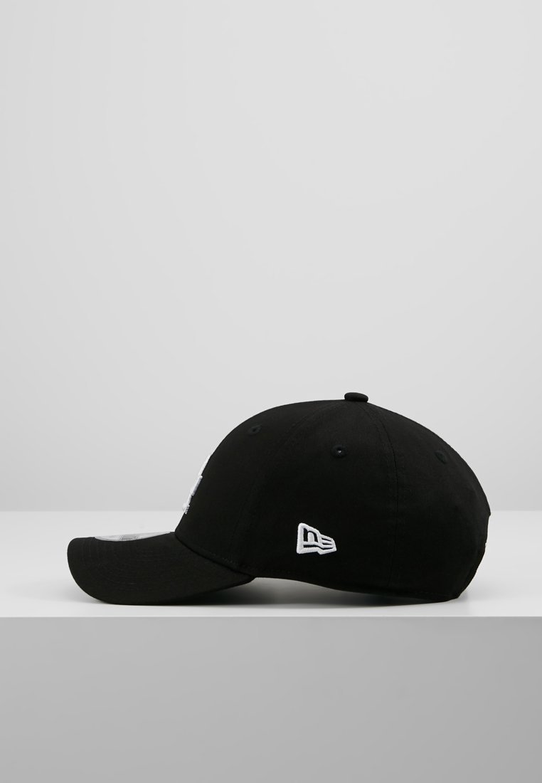 New Era petten