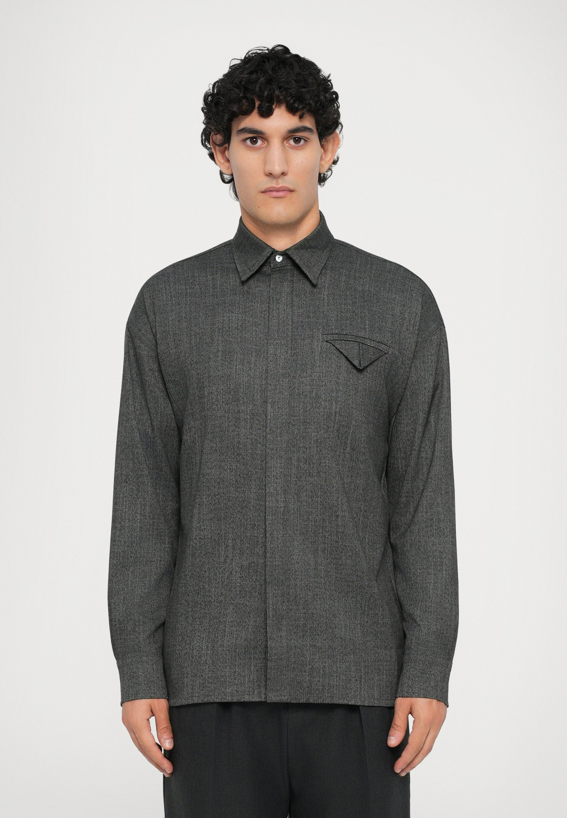 Essential Collective HIDDEN BUTTON SHIRT - Koszula - czarna