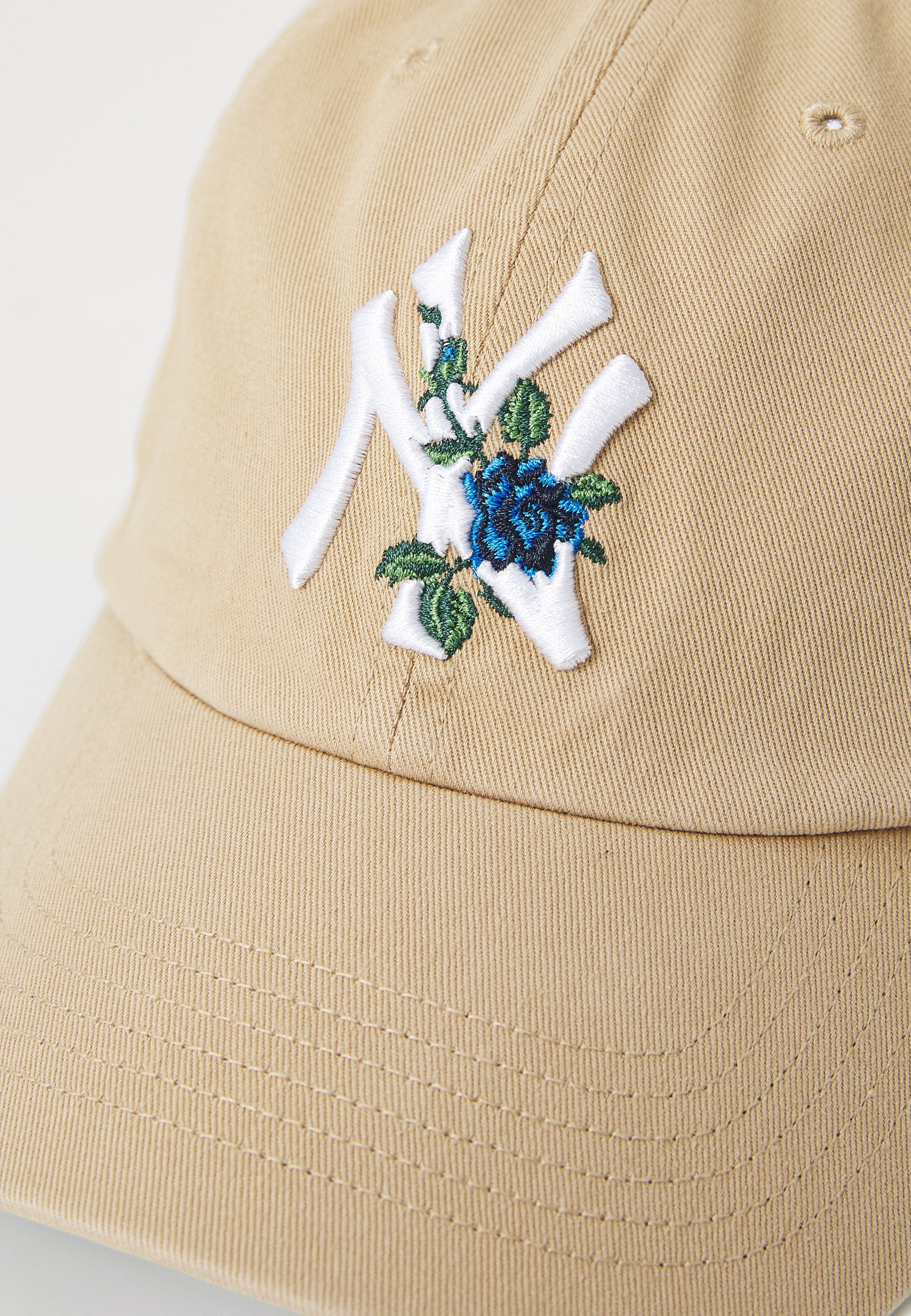 '47 Caps