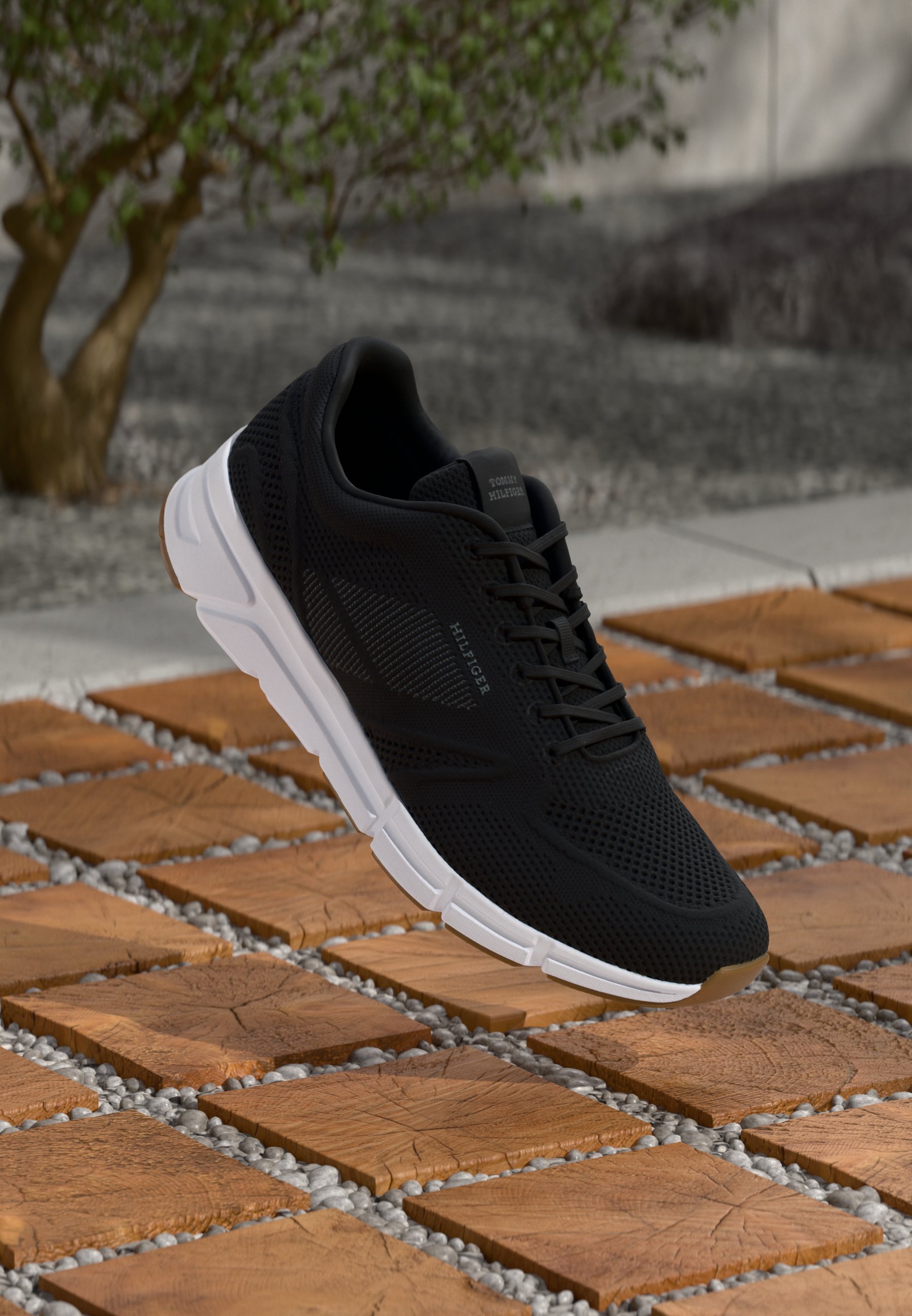 Tommy Hilfiger MODERN COMFORT RUN - Sneakers - zwart