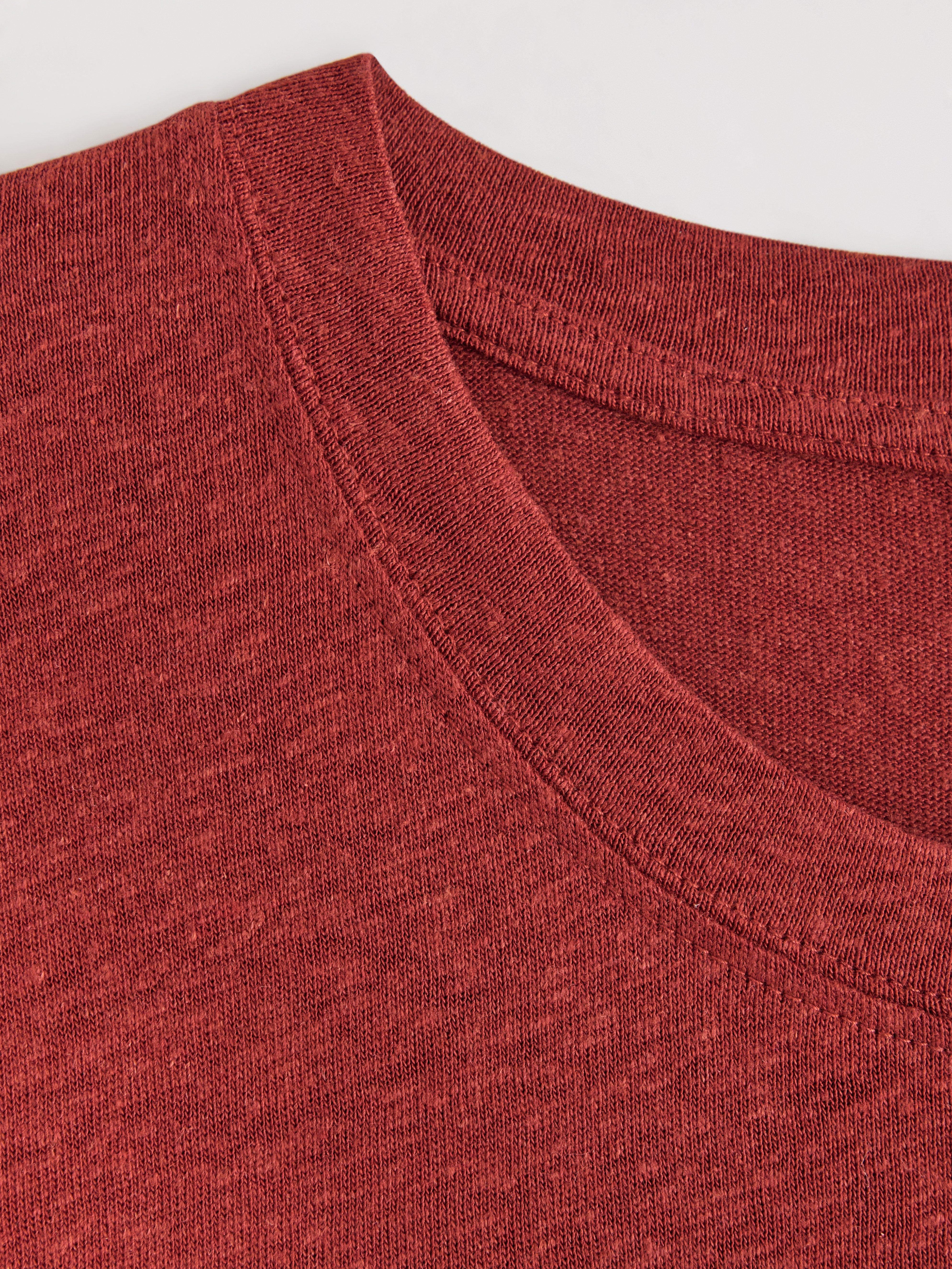 Majica u mekom outfitu Dusty Red