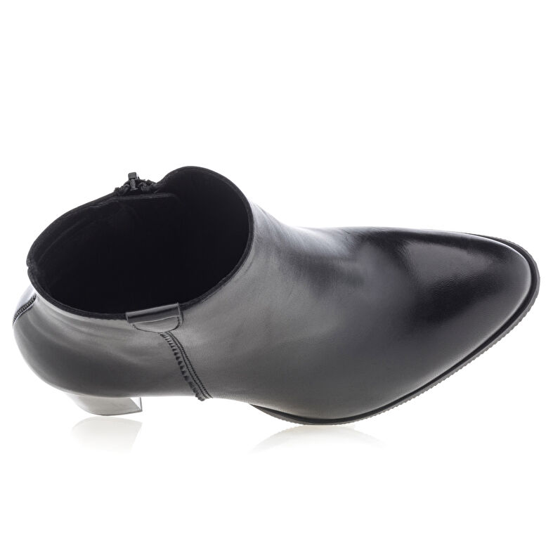 Schwarze Damenstiefel / Stiefeletten