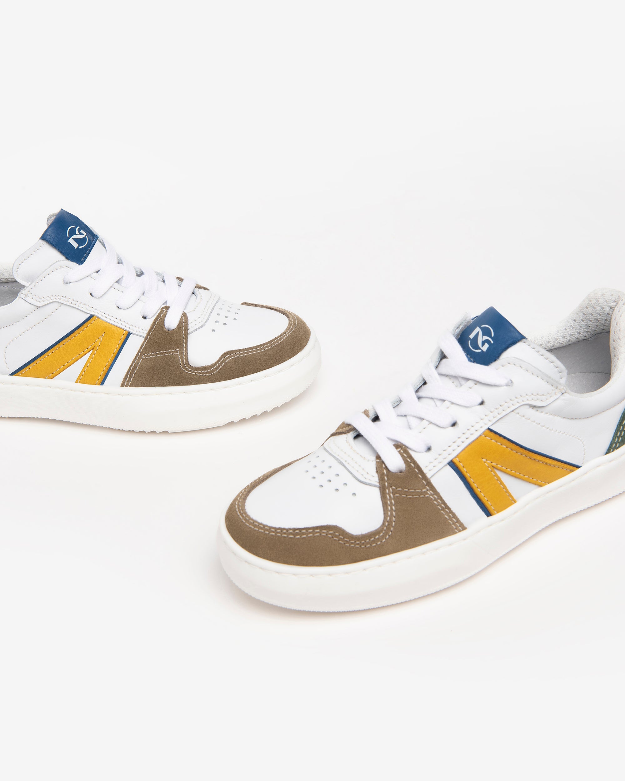  Sneaker aus Leder und Wildleder für Jungen im Teenageralter
