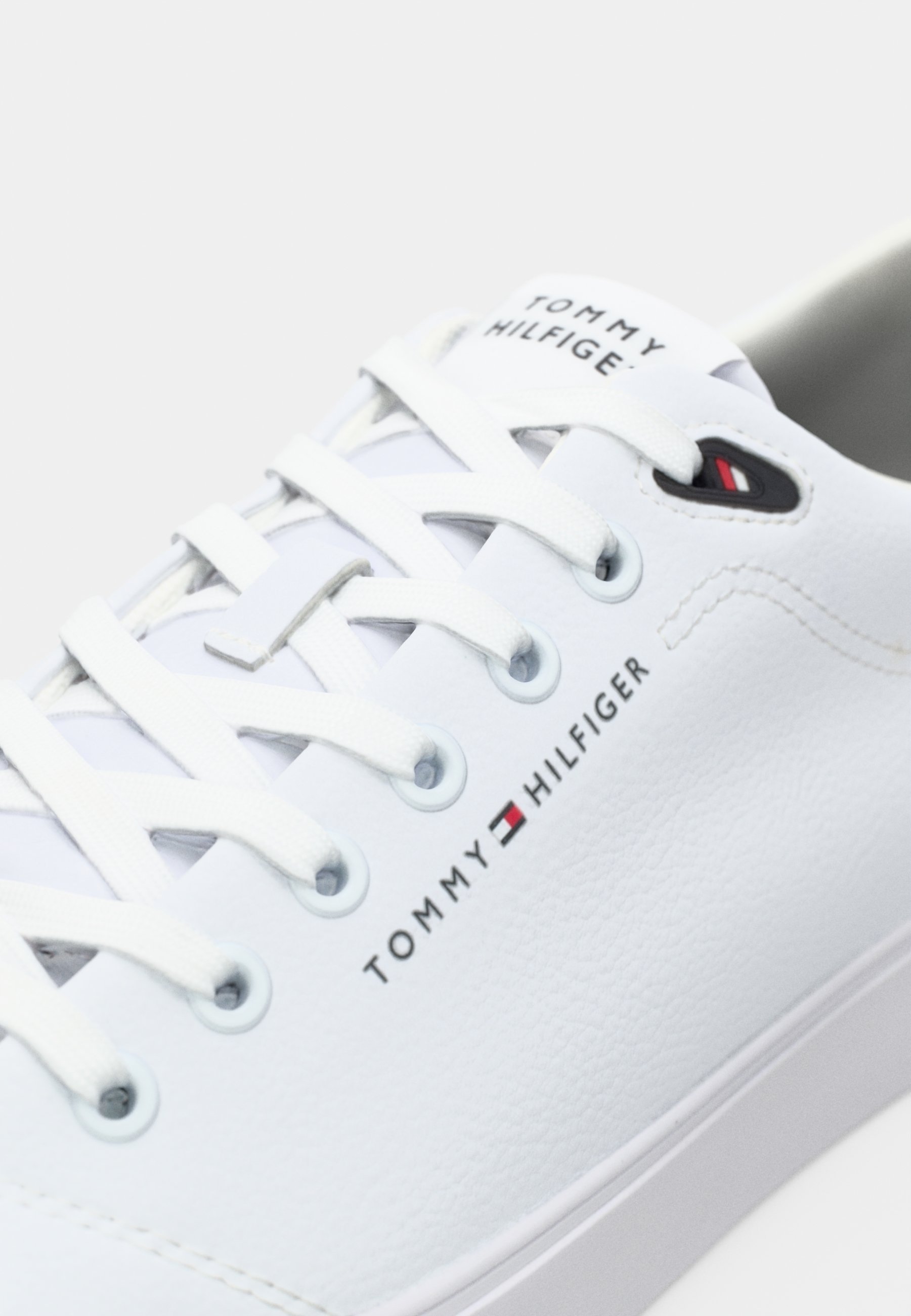 Baskets Tommy Hilfiger CORE LOW - blanches